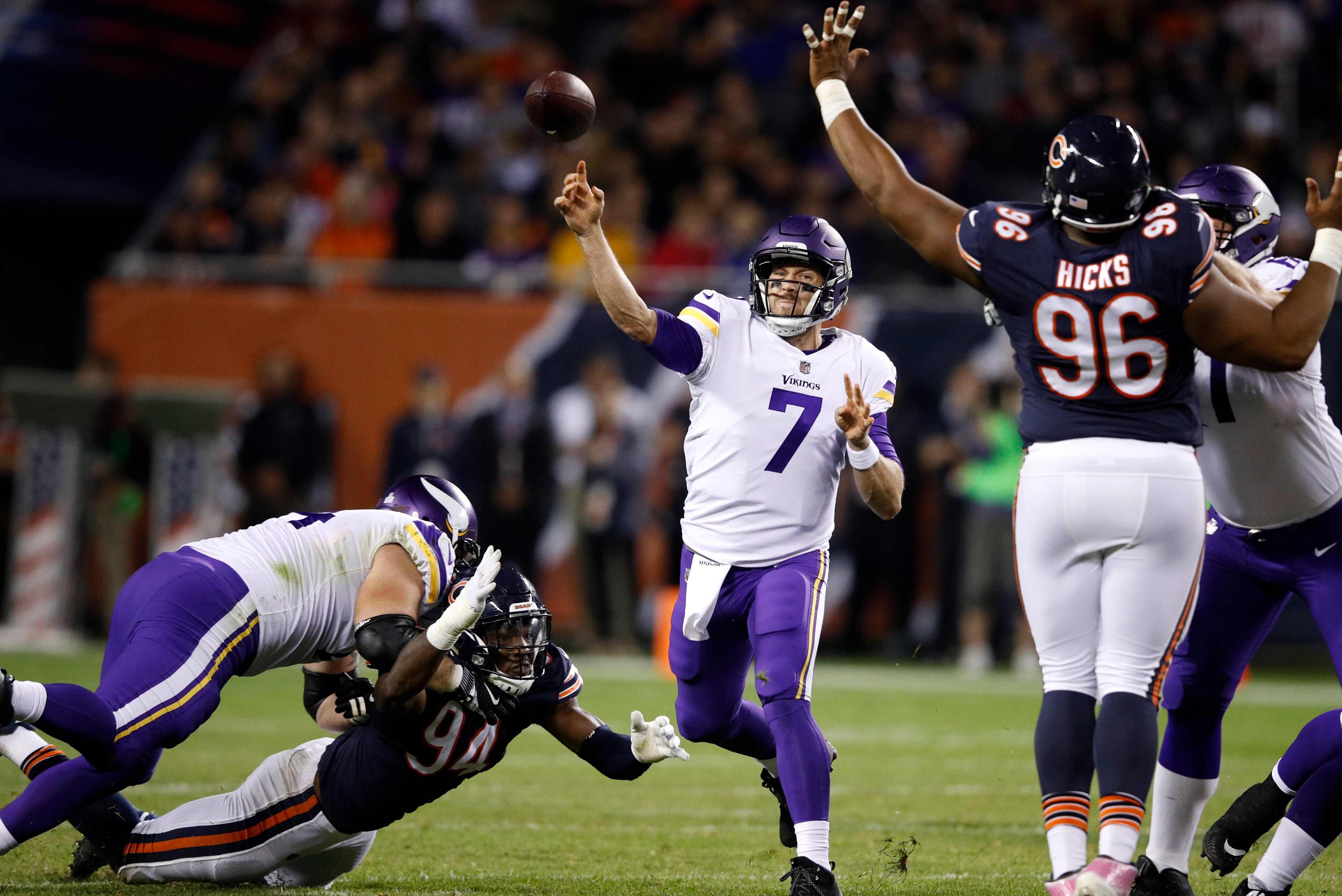 CHICAGO, IL - OCTOBER 09:  Quarterback Case Keenum #7 of the Minnesota Vikings passes the football in the second quarter against the Chicago Bears at Soldier Field on October 9, 2017 in Chicago, Illinois.  (Photo by Joe Robbins/Getty Images)