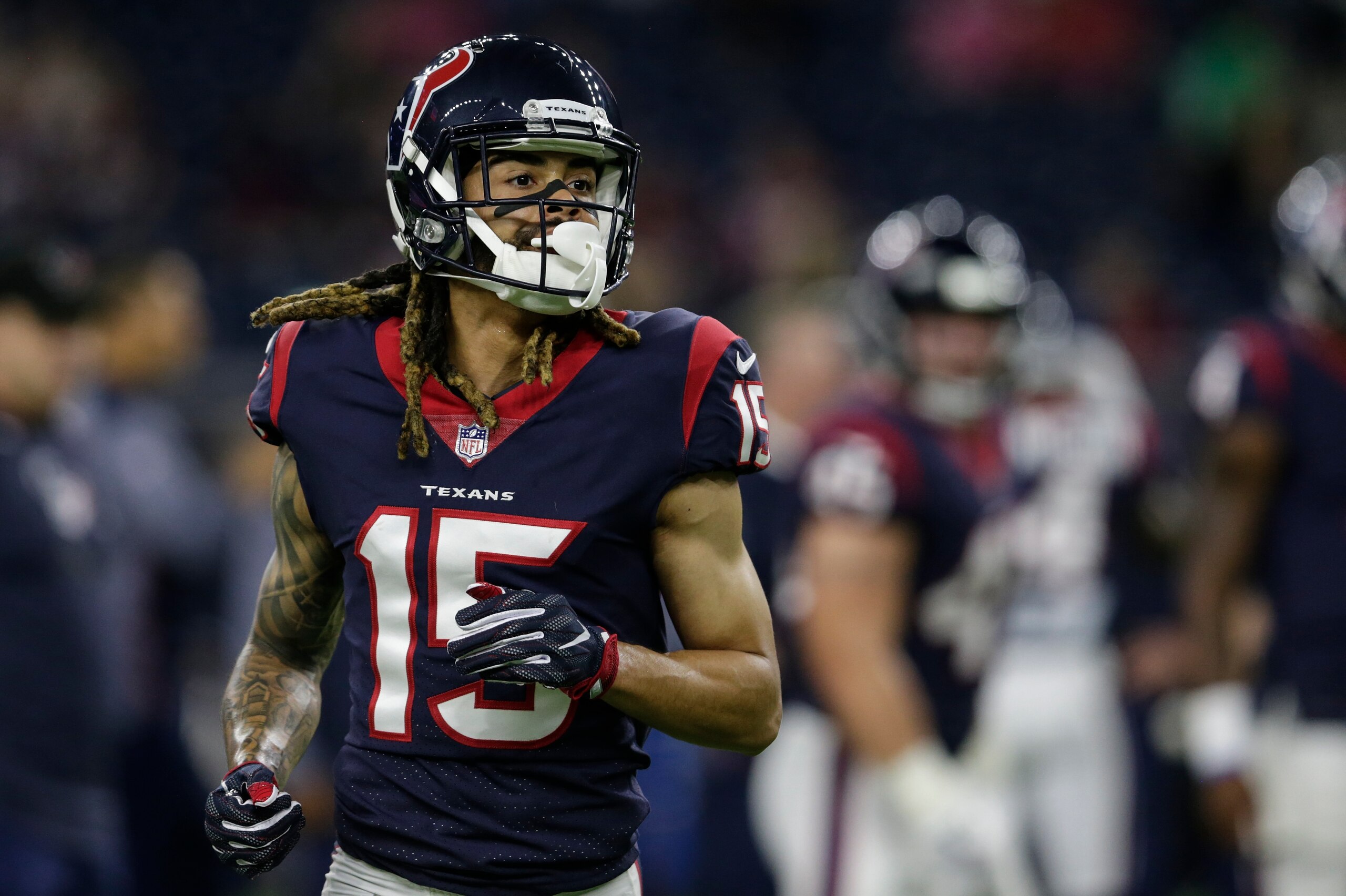 HOUSTON, TX - OCTOBER 08: Will Fuller #15 of the Houston Texans warms up before the game against the Kansas City Chiefs at NRG Stadium on October 8, 2017 in Houston, Texas. (Photo by Tim Warner/Getty Images)