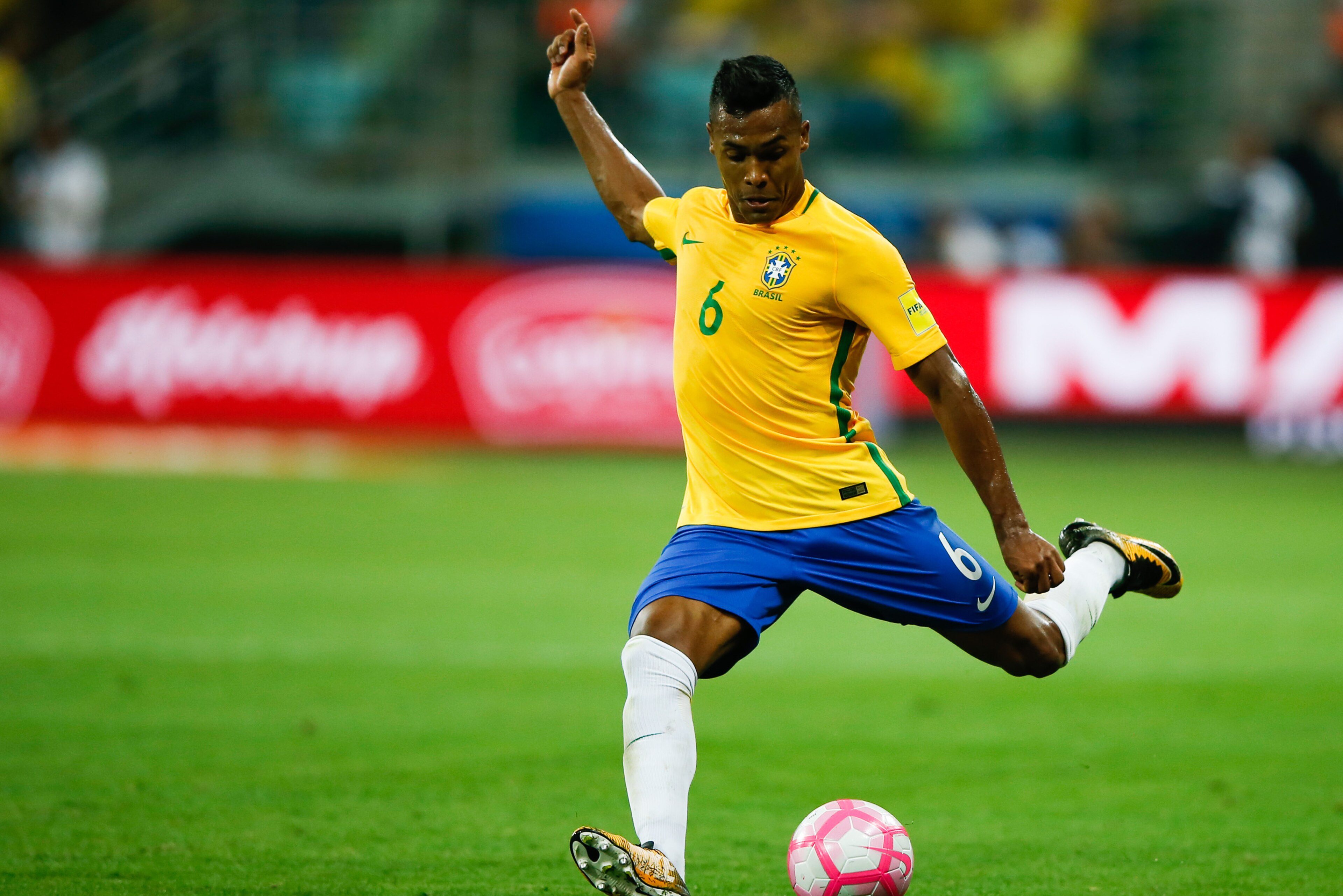 SAO PAULO, BRAZIL - OCTOBER 10: Alex Sandro of Brazil in action during the match between Brazil and Chile for the 2018 FIFA World Cup Russia Qualifier at Allianz Parque Stadium on October 10, 2017 in Sao Paulo, Brazil. (Photo by Alexandre Schneider/Getty 