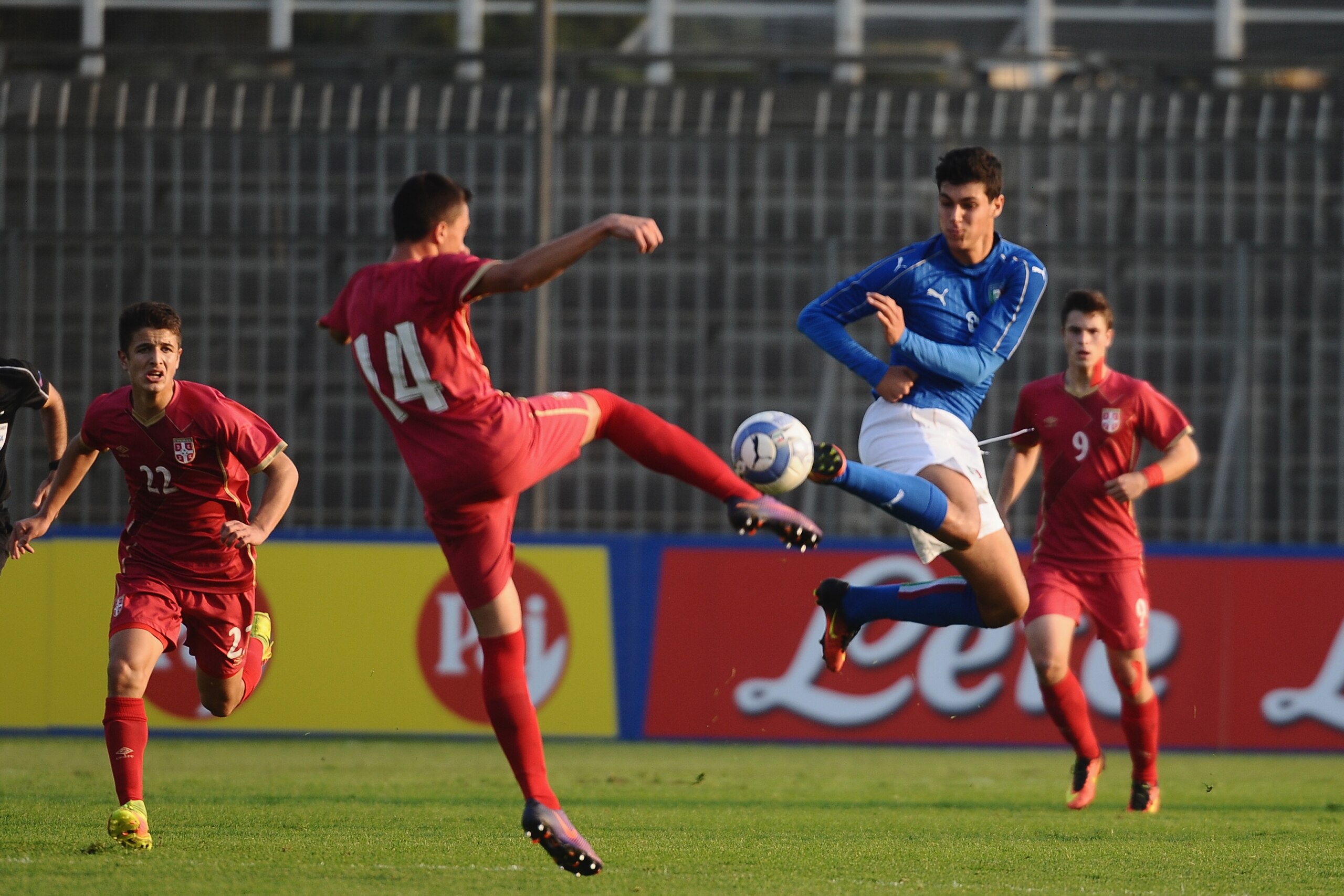 RAVENNA, ITALY - OCTOBER 31:  Pietro Pellegri of Italy handles the ball during the UEFA European Under-17 Championship Qualifier between Italy and Serbia at Stadio Bruno Benelli on October 31, 2016 in Ravenna, Italy.  (Photo by Roberto Serra/Iguana Press/