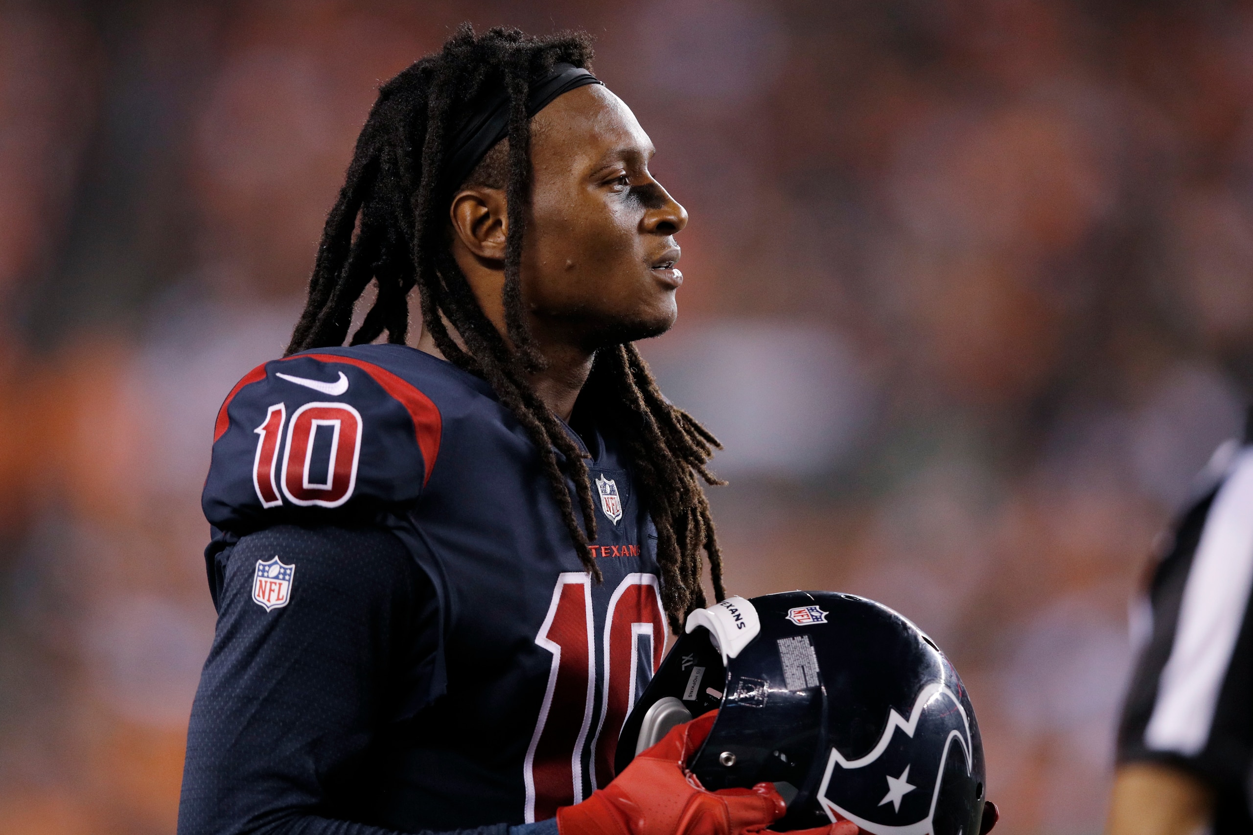 CINCINNATI, OH - SEPTEMBER 14: DeAndre Hopkins #10 of the Houston Texans looks on during a game against the Cincinnati Bengals at Paul Brown Stadium on September 14, 2017 in Cincinnati, Ohio. The Texans won 13-9. (Photo by Joe Robbins/Getty Images)