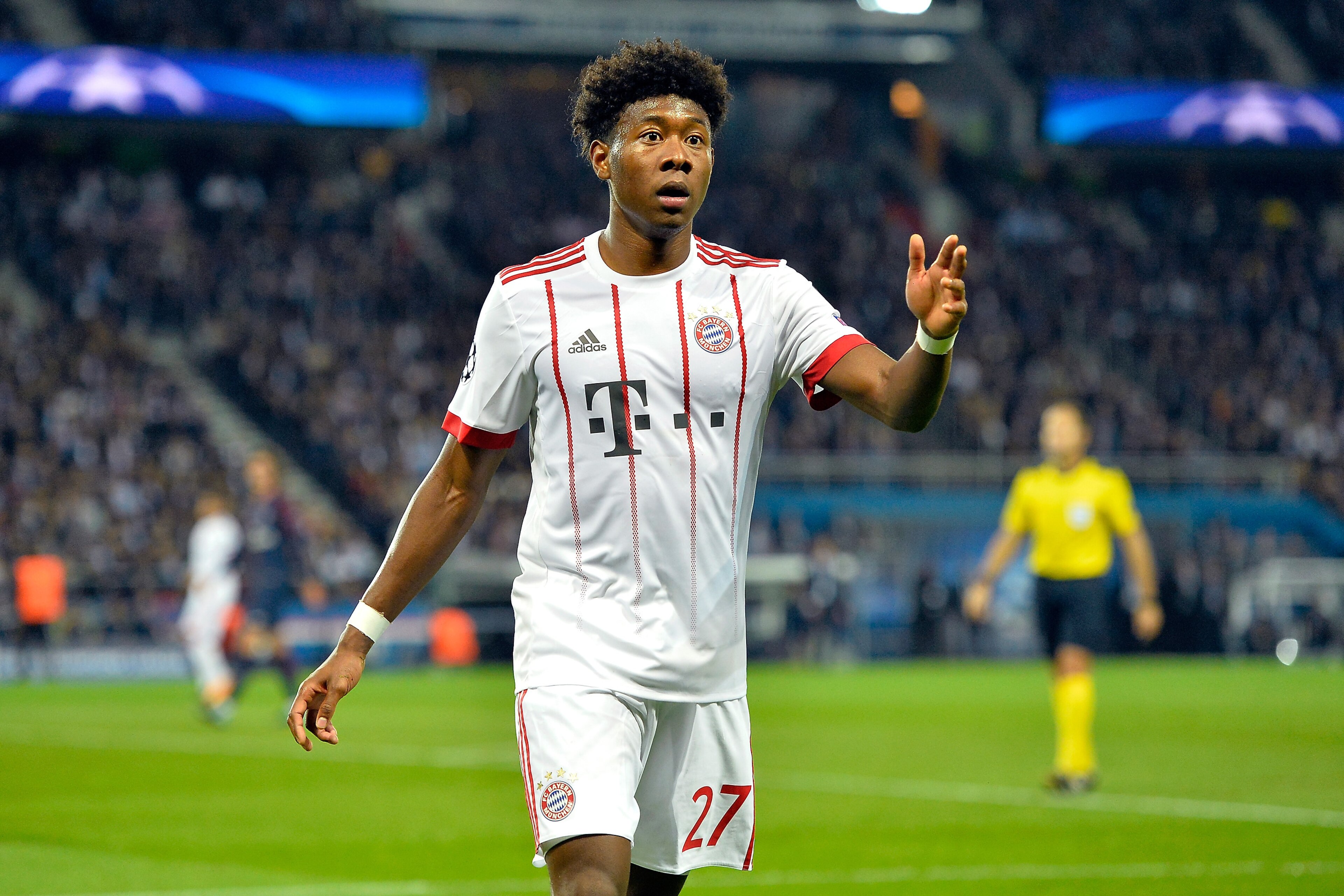 PARIS, FRANCE - SEPTEMBER 27:  David Alaba of Bayern Muenchen reacts during the UEFA Champions League group B match between Paris Saint-Germain and Bayern Muenchen at Parc des Princes on September 27, 2017 in Paris, France.  (Photo by Aurelien Meunier/Get