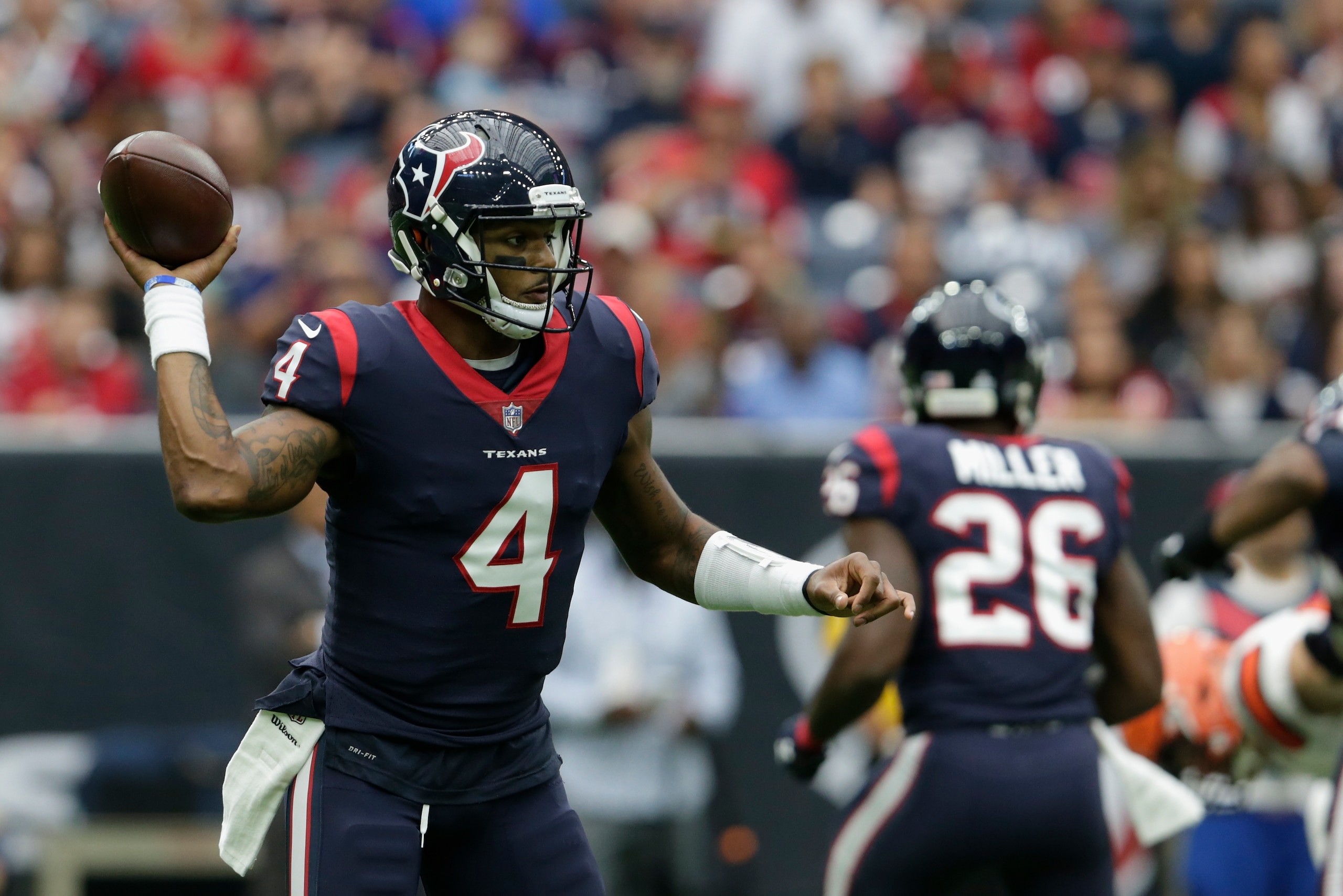 HOUSTON, TX - OCTOBER 15:  Deshaun Watson #4 of the Houston Texans throws a pass against the Cleveland Browns in the first quarter at NRG Stadium on October 15, 2017 in Houston, Texas.  (Photo by Tim Warner/Getty Images)