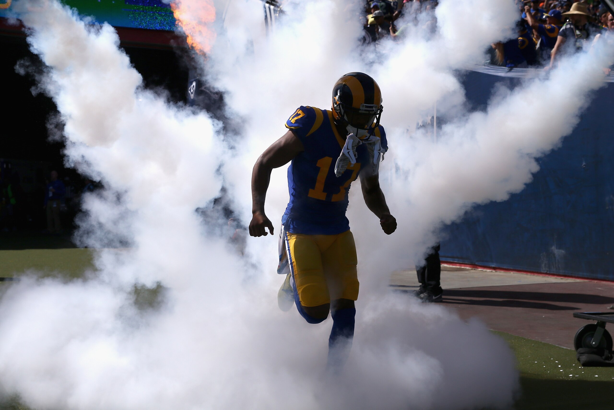 LOS ANGELES, CA - OCTOBER 08: Robert Woods #17 of the Los Angeles Rams takes the field prior to a game against the Seattle Seahawks at Los Angeles Memorial Coliseum on October 8, 2017 in Los Angeles, California. (Photo by Sean M. Haffey/Getty Images) LOS ANGELES, CA - OCTOBER 08: Robert Woods #17 of the Los Angeles Rams takes the field prior to a game against the Seattle Seahawks at Los Angeles Memorial Coliseum on October 8, 2017 in Los Angeles, California. (Photo by Sean M. Haffey/Getty Images)