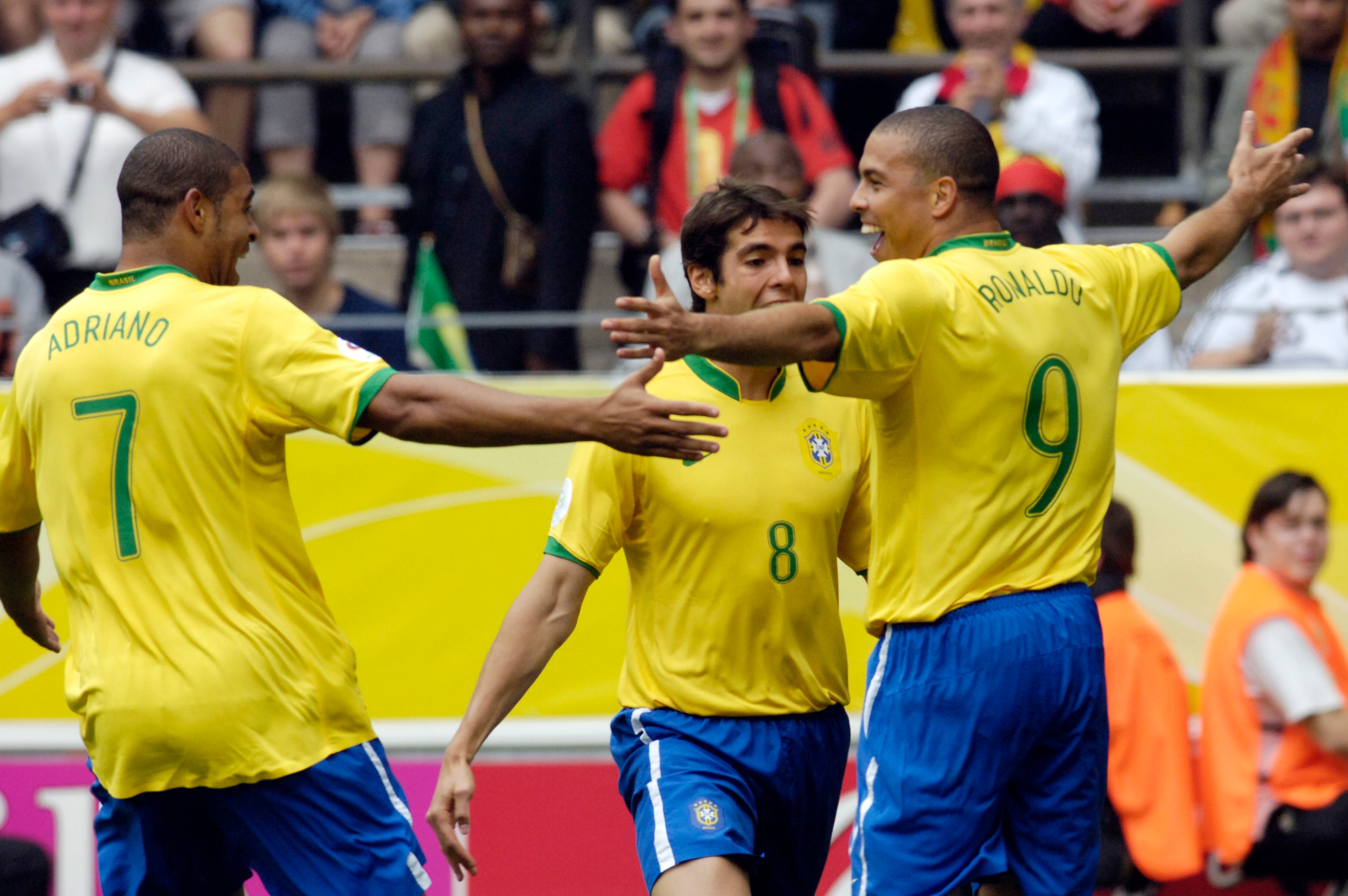 Dortmund, 27 juin 2006. (L-R) Adriano, Kaka and Ronaldo of Brazil celebrate during the match in the World Cup 2006 in Germany between Brasil and Ghana played at 'Fifa World Cup' stadium in Dortmund.