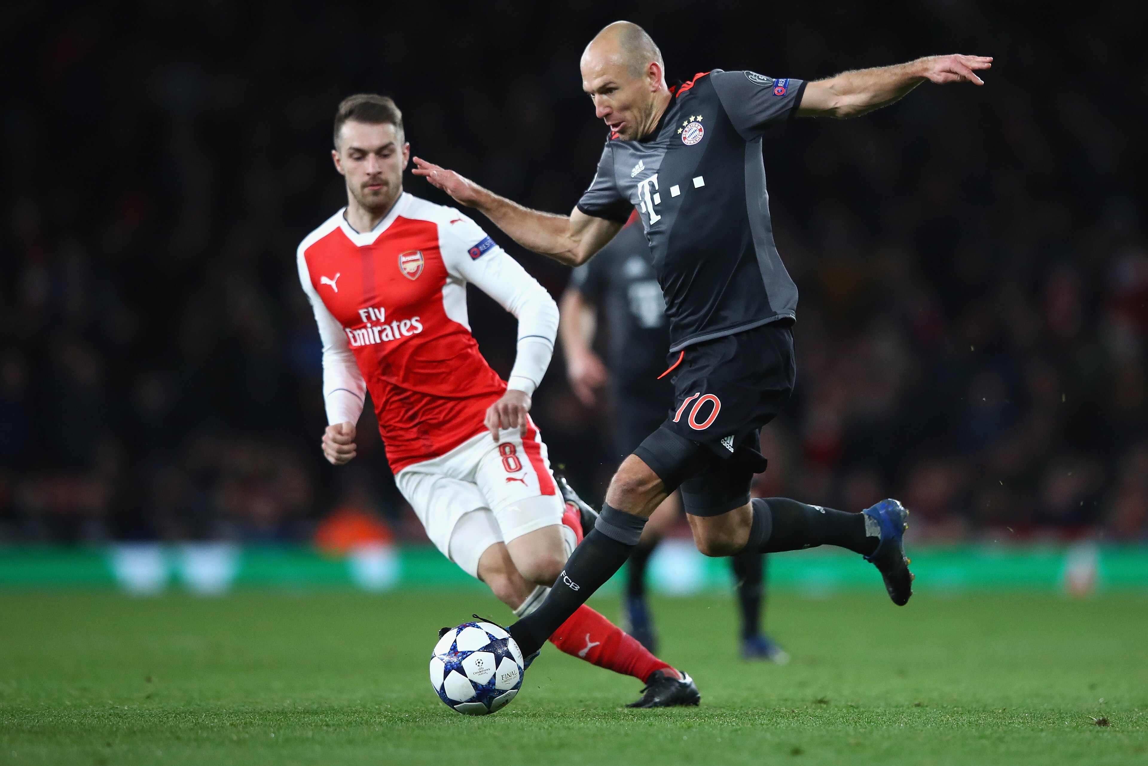 LONDON, ENGLAND - MARCH 07:  Arjen Robben of  FC Bayern Muenchen in action during the UEFA Champions League Round of 16 second leg match between Arsenal FC and FC Bayern Muenchen at Emirates Stadium on March 7, 2017 in London, United Kingdom.  (Photo by C