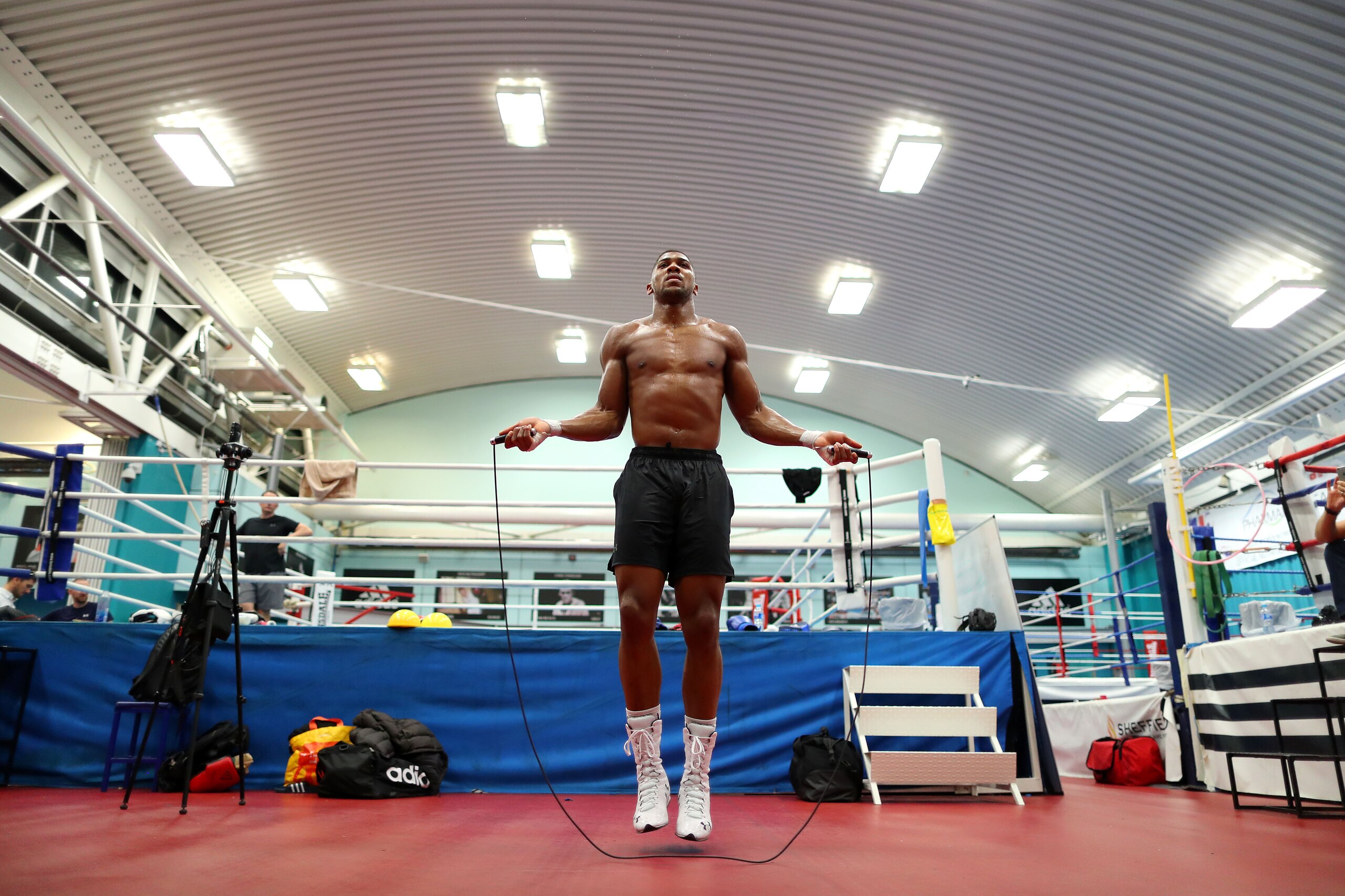 SHEFFIELD, ENGLAND - OCTOBER 17: Anthony Joshua during a media workout at the English Institute of Sport on October 17, 2017 in Sheffield, England. (Photo by Richard Heathcote/Getty Images) SHEFFIELD, ENGLAND - OCTOBER 17: Anthony Joshua during a media workout at the English Institute of Sport on October 17, 2017 in Sheffield, England. (Photo by Richard Heathcote/Getty Images)