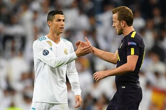 MADRID, SPAIN - OCTOBER 17:  Cristiano Ronaldo of Real Madrid and Harry Kane of Tottenham Hotspur speak after the UEFA Champions League group H match between Real Madrid and Tottenham Hotspur at Estadio Santiago Bernabeu on October 17, 2017 in Madrid, Spa