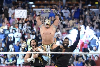 Kalisto celebrates his Cruiserweight Championship win.