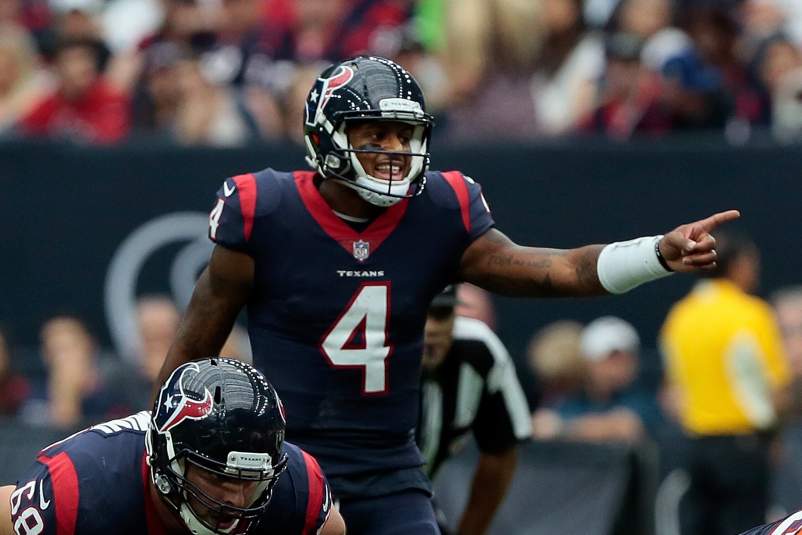 HOUSTON, TX - OCTOBER 15: Deshaun Watson #4 of the Houston Texans cal[ls out instructions on the line against the Cleveland Brownsat NRG Stadium on October 15, 2017 in Houston, Texas. (Photo by Bob Levey/Getty Images) HOUSTON, TX - OCTOBER 15: Deshaun Watson #4 of the Houston Texans cal[ls out instructions on the line against the Cleveland Brownsat NRG Stadium on October 15, 2017 in Houston, Texas. (Photo by Bob Levey/Getty Images)