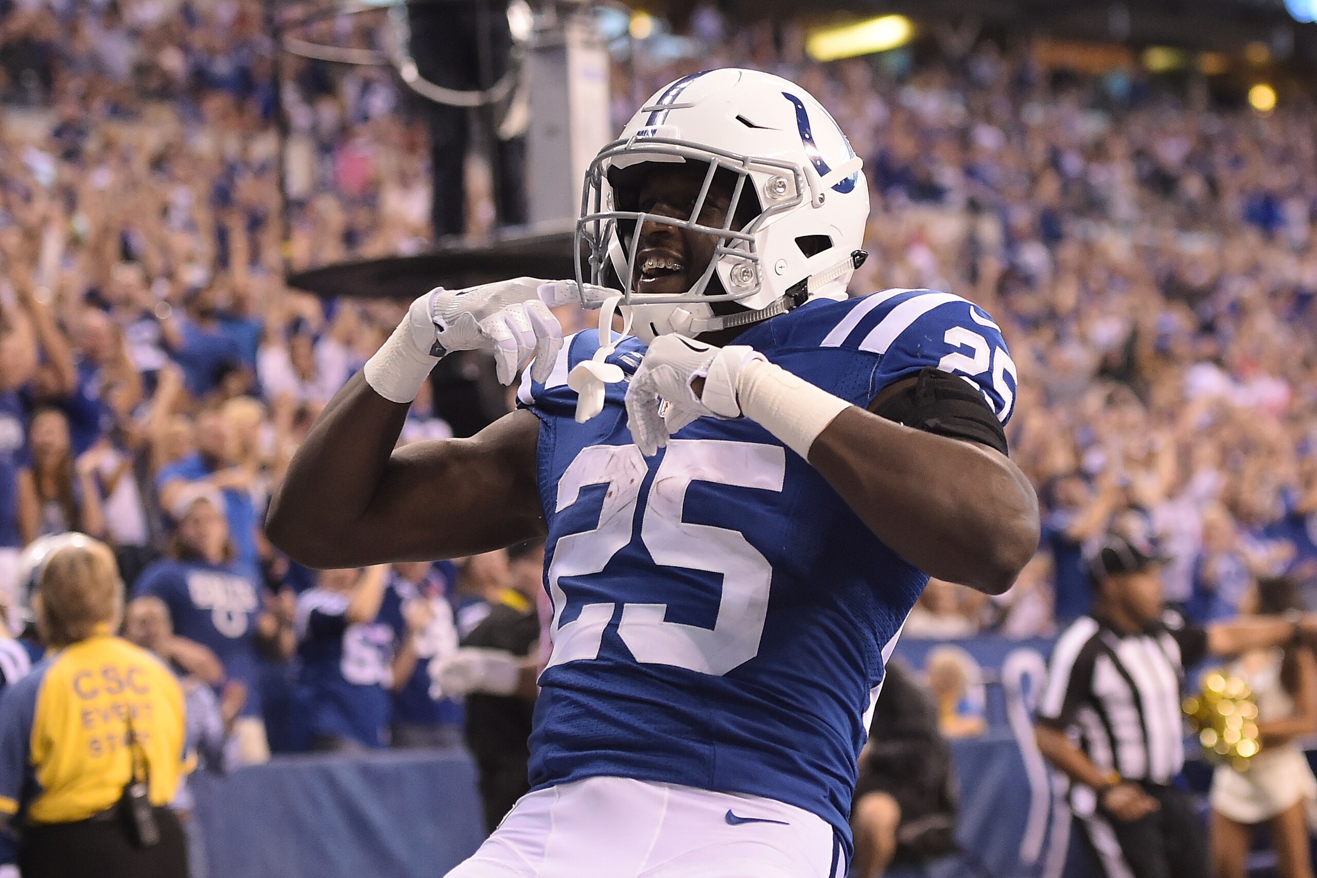 INDIANAPOLIS, IN - OCTOBER 08:  Marlon Mack #25 of the Indianapolis Colts celebrates a touchdown against the San Francisco 49ers during the second half of a game at Lucas Oil Stadium on October 8, 2017 in Indianapolis, Indiana.  (Photo by Stacy Revere/Get
