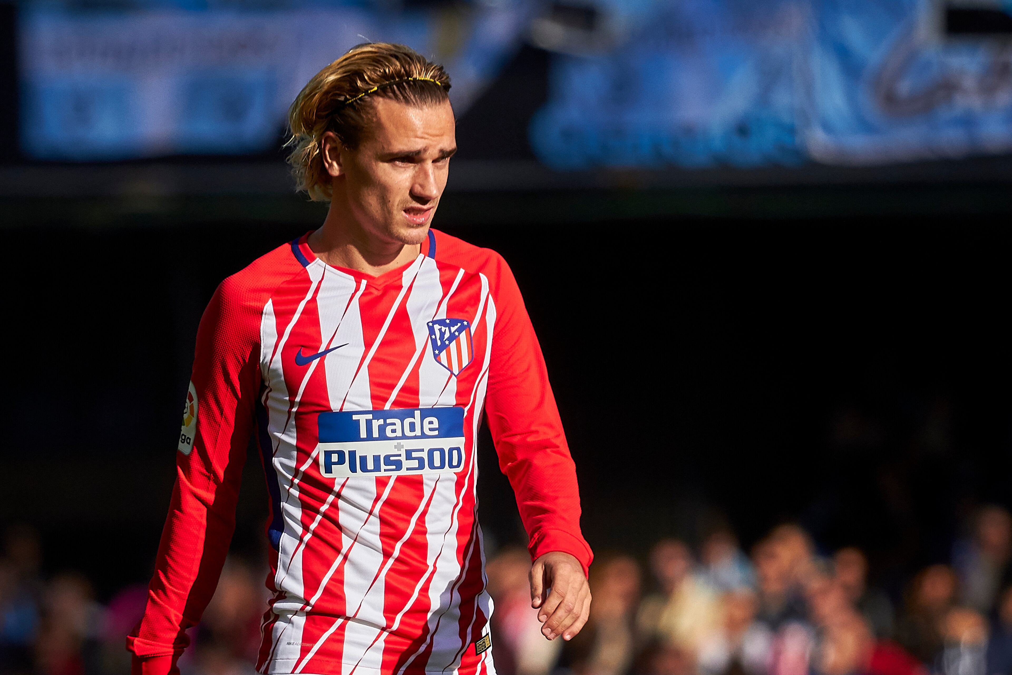 VIGO, SPAIN - OCTOBER 22:  Antoine Griezmann of Atletico de Madrid looks on during the La Liga match between Celta de Vigo and Atletico Madrid at Estadio Balaidos on October 22, 2017 in Vigo, Spain.  (Photo by fotopress/Getty Images)