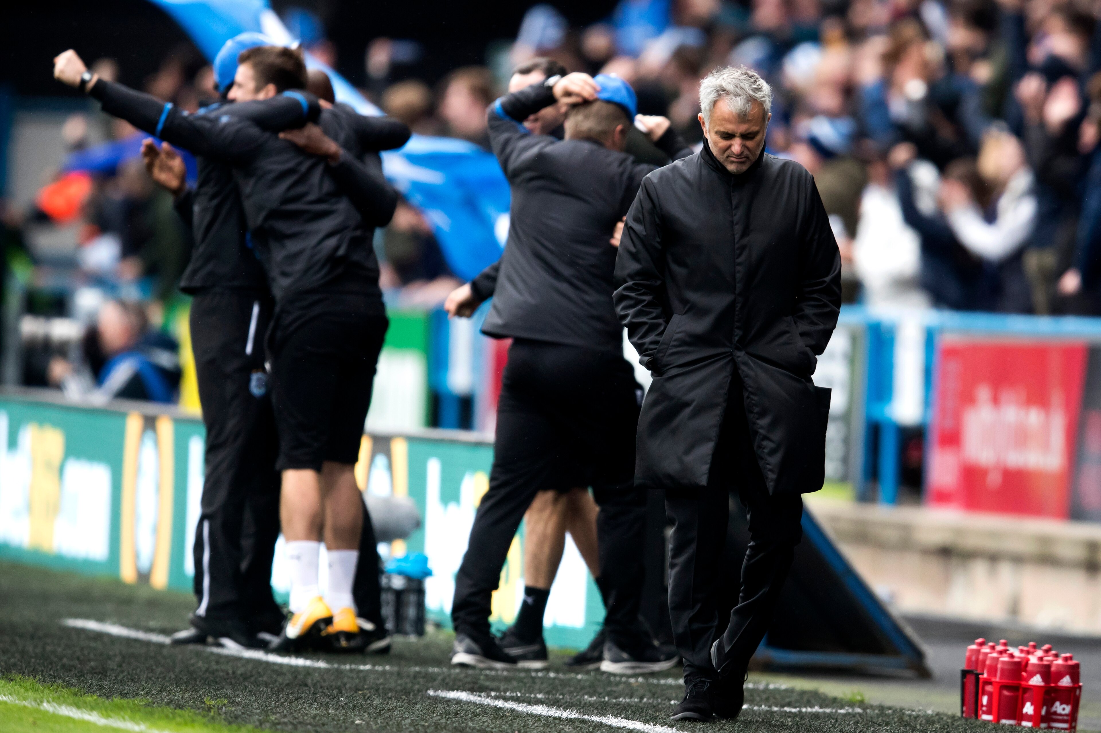 HUDDERSFIELD, ENGLAND - OCTOBER 21: Manchester United manager Jose Mourinho reacts following Huddersfield Town's second goal during the Premier League match between Huddersfield Town and Manchester United at John Smith's Stadium on October 21, 2017 in Hud
