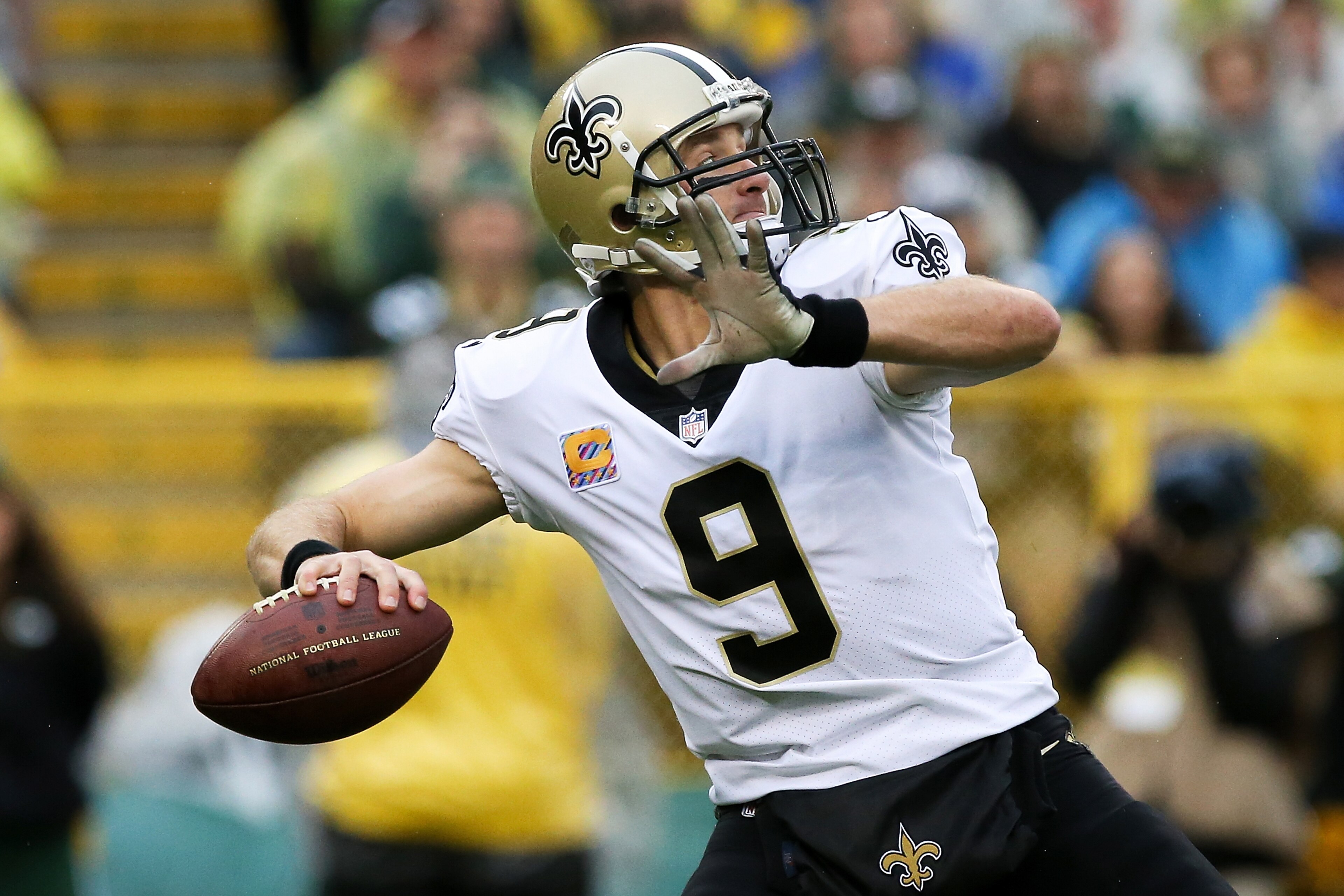 GREEN BAY, WI - OCTOBER 22: Drew Brees #9 of the New Orleans Saints throws a pass in the first quarter against the Green Bay Packers at Lambeau Field on October 22, 2017 in Green Bay, Wisconsin. (Photo by Dylan Buell/Getty Images) GREEN BAY, WI - OCTOBER 22: Drew Brees #9 of the New Orleans Saints throws a pass in the first quarter against the Green Bay Packers at Lambeau Field on October 22, 2017 in Green Bay, Wisconsin. (Photo by Dylan Buell/Getty Images)