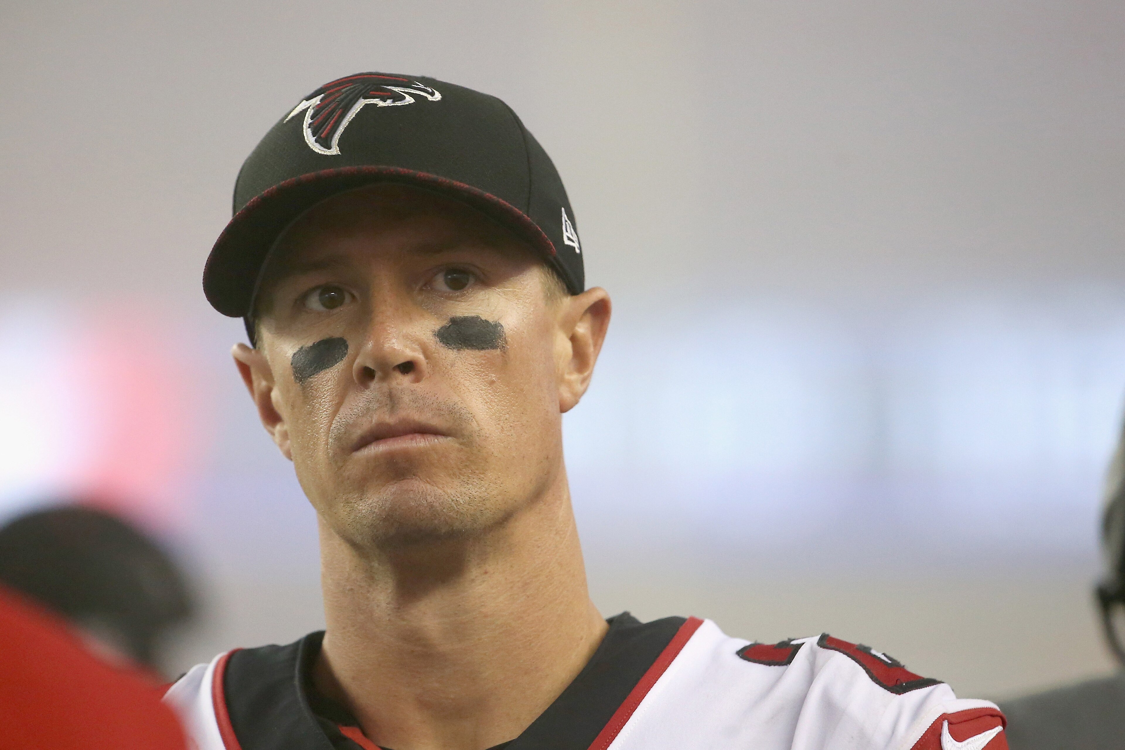 FOXBORO, MA - OCTOBER 22: Matt Ryan #2 of the Atlanta Falcons looks on during the fourth quarter of a game against the New England Patriots at Gillette Stadium on October 22, 2017 in Foxboro, Massachusetts. (Photo by Adam Glanzman/Getty Images) FOXBORO, MA - OCTOBER 22: Matt Ryan #2 of the Atlanta Falcons looks on during the fourth quarter of a game against the New England Patriots at Gillette Stadium on October 22, 2017 in Foxboro, Massachusetts. (Photo by Adam Glanzman/Getty Images)
