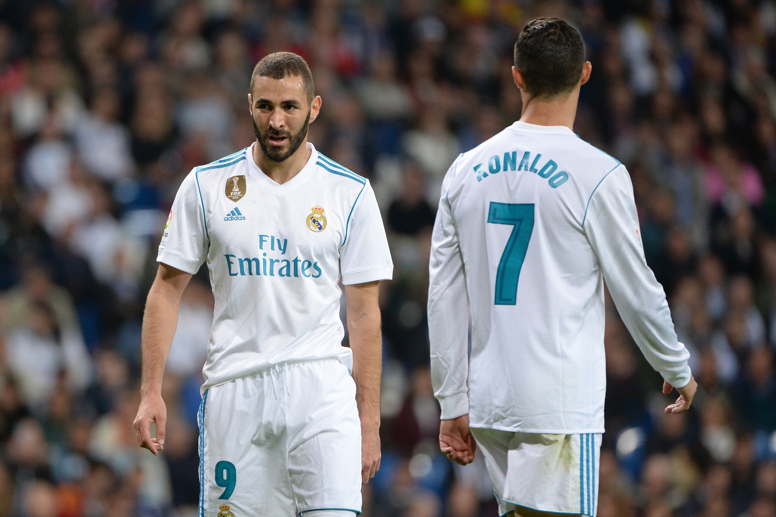 MADRID, SPAIN - OCTOBER 22:  Karim Benzema, #9 of Real Madrid and Cristiano Ronaldo, #7 of Real Madrid during the La Liga match between Real Madrid v Eibar at Santiago Bernabeu on October 22, 2017 in Madrid, Spain. (Photo by Sonia Canada/Getty Images)