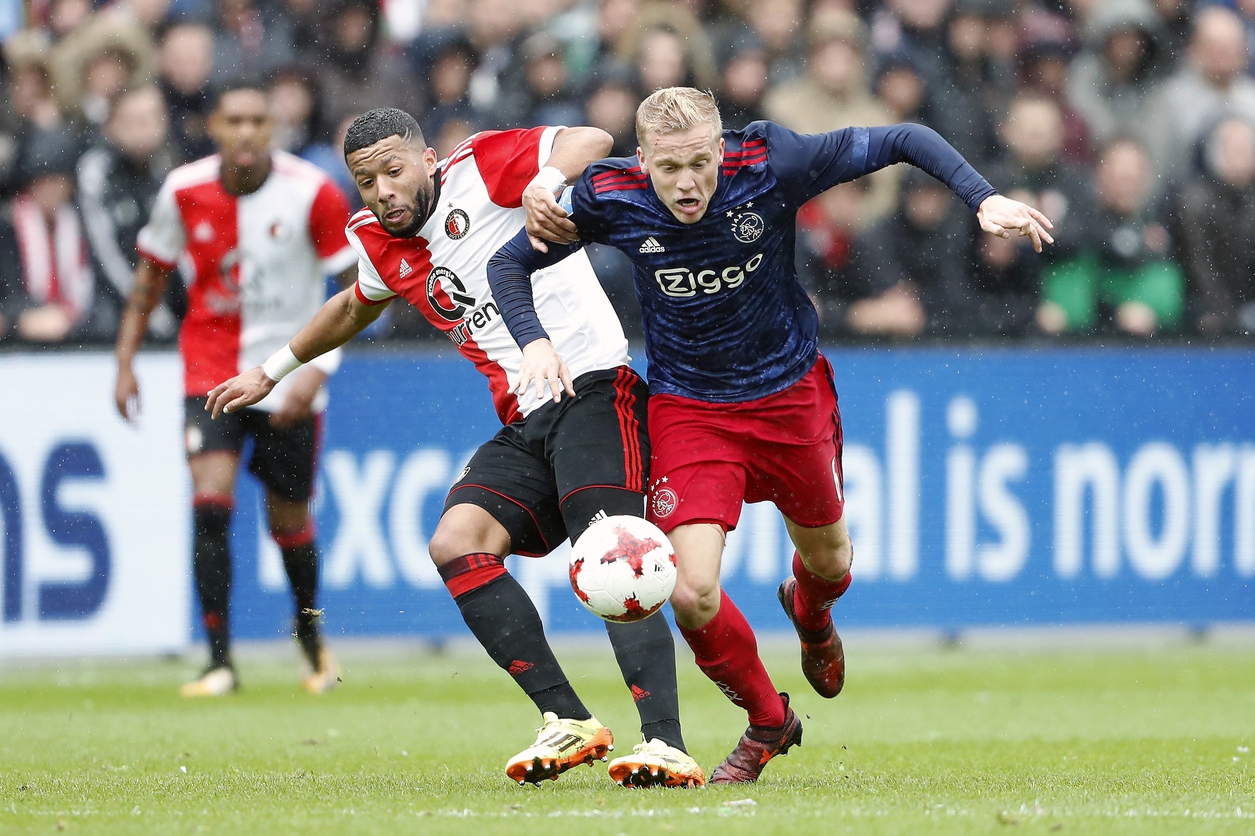 (L-R) Tonny Vilhena of Feyenoord, Donny van de Beek of Ajax during the Dutch Eredivisie match between Feyenoord Rotterdam and Ajax Amsterdam at the Kuip on October 22, 2017 in Rotterdam, The Netherlands(Photo by VI Images via Getty Images)