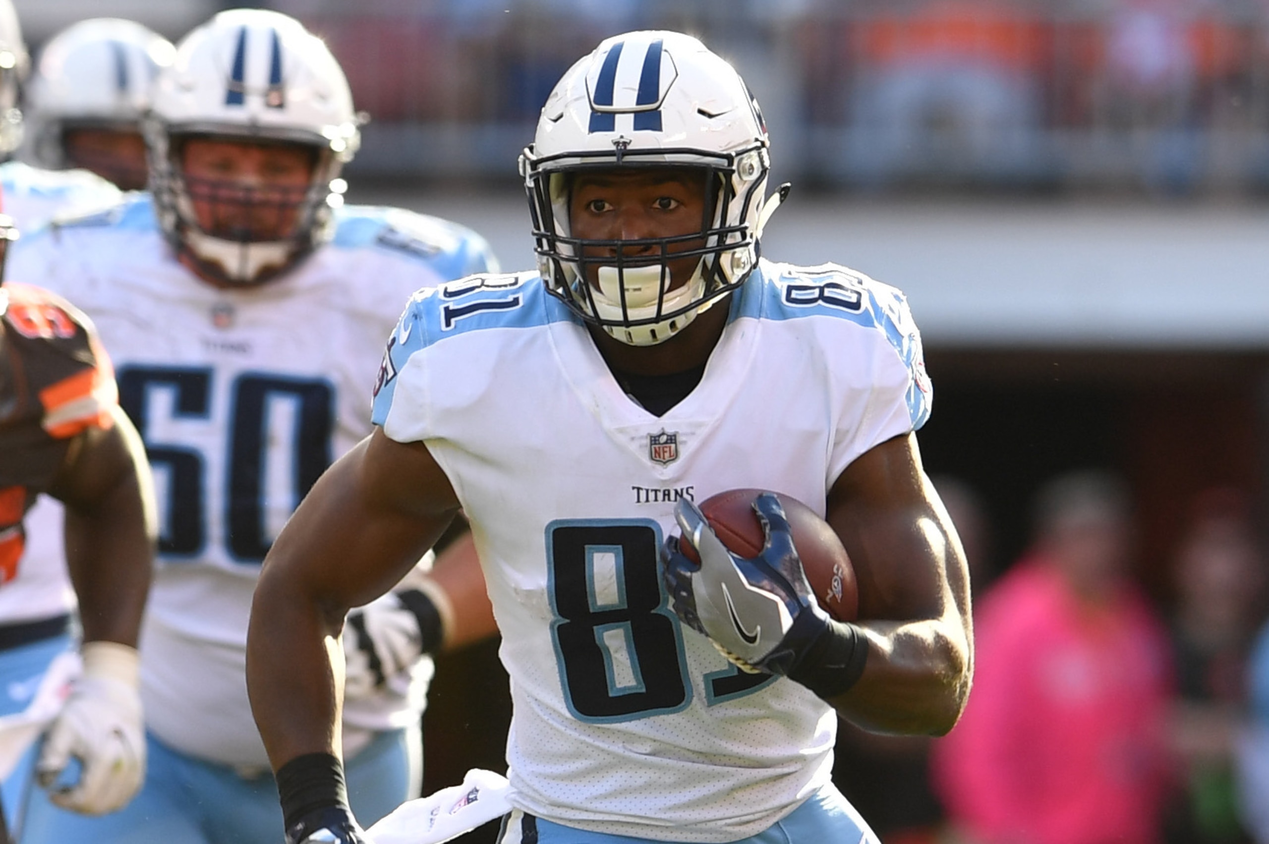 CLEVELAND, OH - OCTOBER 22: Jonnu Smith #81 of the Tennessee Titans runs the ball in the game against the Cleveland Browns at FirstEnergy Stadium on October 22, 2017 in Cleveland, Ohio. (Photo by Jason Miller/Getty Images)