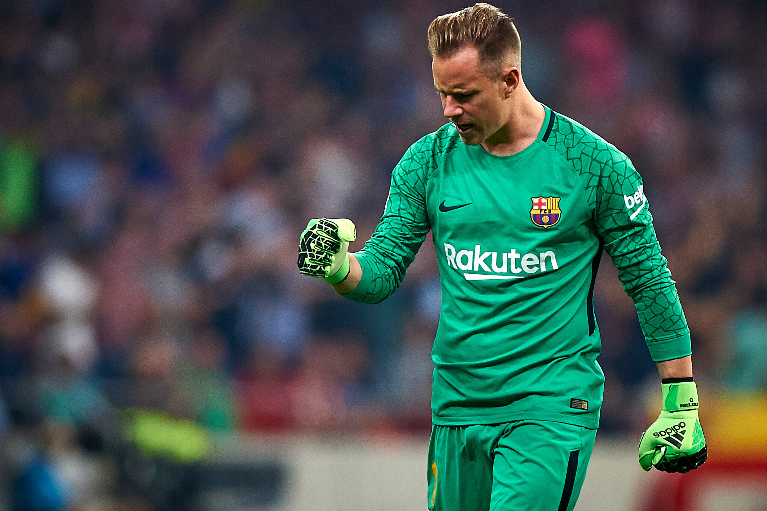 MADRID, SPAIN - OCTOBER 14:  Ter Stegen of Barcelona celebrates a goal during the La Liga match between Atletico Madrid and Barcelona at Estadio Wanda Metropolitano on October 14, 2017 in Madrid, Spain.  (Photo by fotopress/Getty Images)