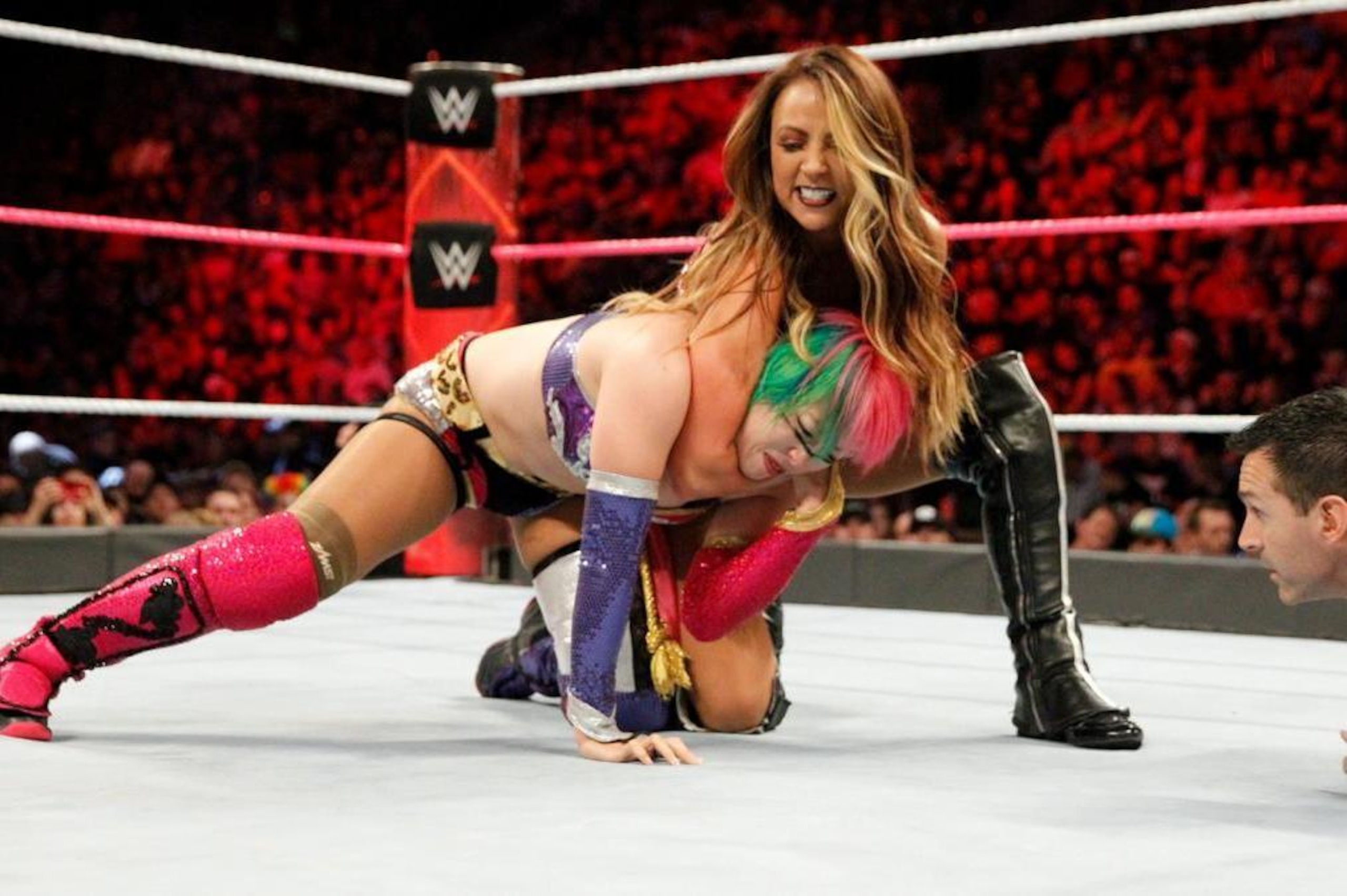 Emma getting the best of Asuka.