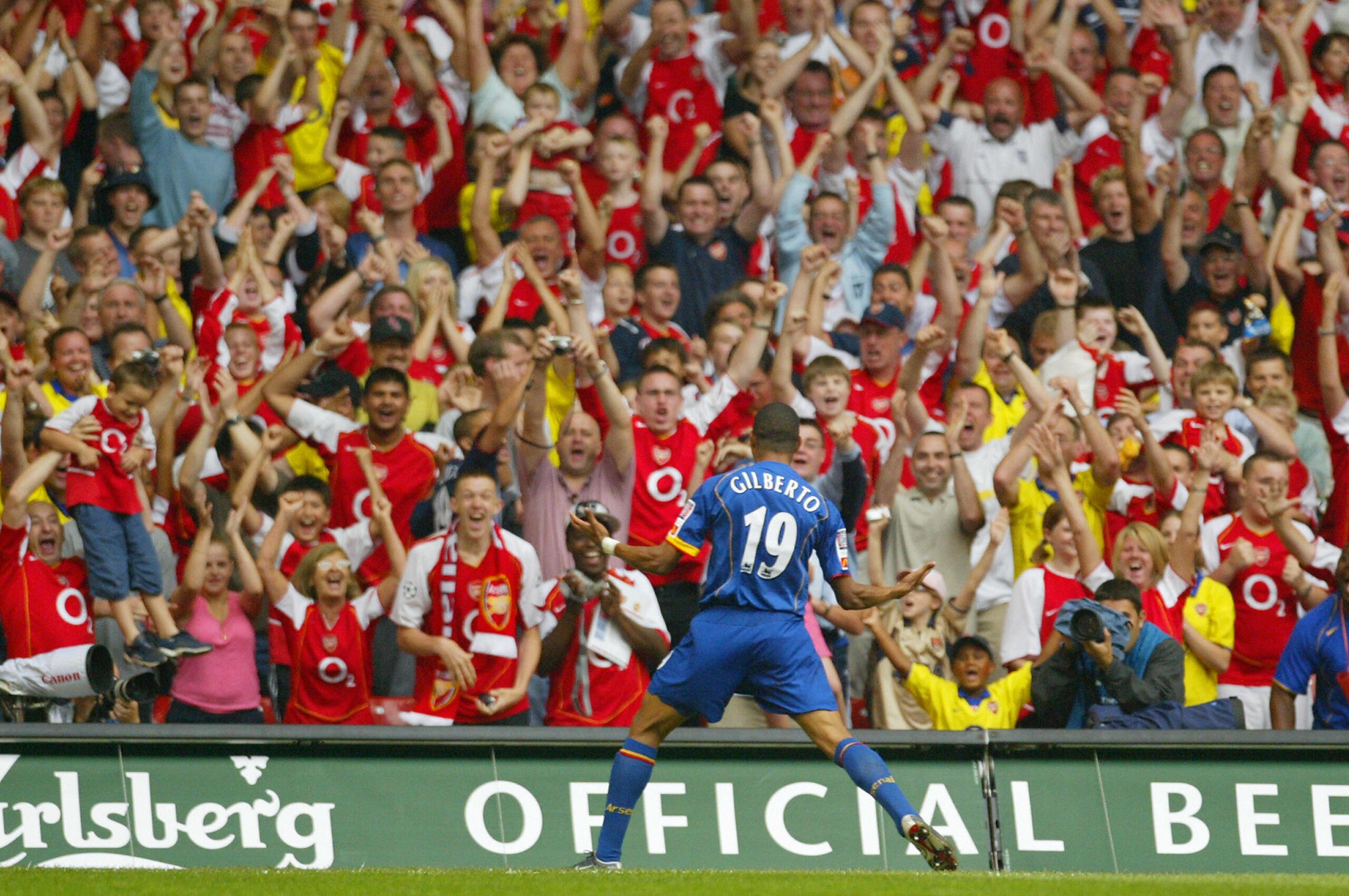 CARDIFF, UNITED KINGDOM:  Arsenal's Gilberto celebrates scoring against Manchester United at the FA Community Shield 08 August in Cardiff, Wales.    AFP PHOTO/JIM WATSON  (Photo credit should read JIM WATSON/AFP/Getty Images)