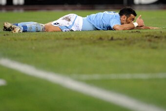 NAPLES, ITALY - JANUARY 30:  Fabio Quagliarella of Napoli in action during the Serie A match between Napoli and Genoa at Stadio San Paolo on January 30, 2010 in Naples, Italy.  (Photo by Giuseppe Bellini/Getty Images)