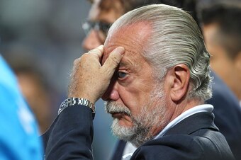 REGGIO NELL'EMILIA, ITALY - AUGUST 23:  SSC Napoli president Aurelio De Laurentiis looks on before the Serie A match between US Sassuolo Calcio and SSC Napoli at Mapei Stadium - Città del Tricolore on August 23, 2015 in Reggio nell'Emilia, Italy.  (Photo 