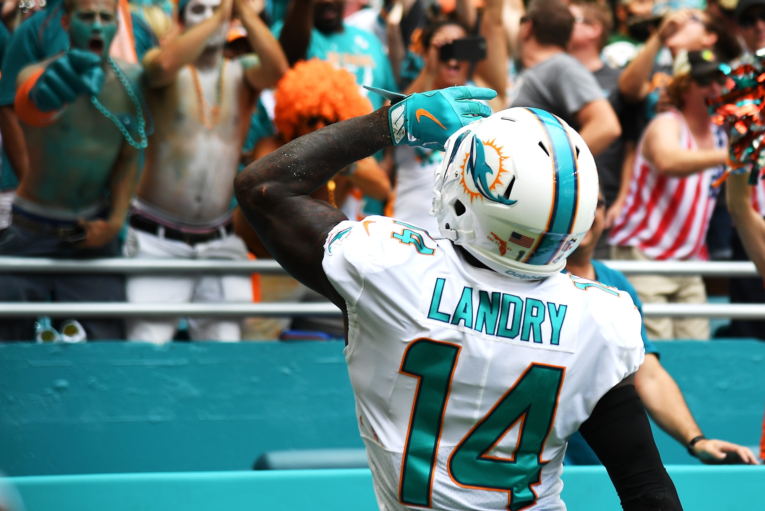 MIAMI GARDENS, FL - OCTOBER 22: Jarvis Landry #14 of the Miami Dolphins celebrates after scoring a touchdown during a game against the New York Jets at Hard Rock Stadium on October 22, 2017 in Miami Gardens, Florida. (Photo by Rob Foldy/Getty Images) MIAMI GARDENS, FL - OCTOBER 22: Jarvis Landry #14 of the Miami Dolphins celebrates after scoring a touchdown during a game against the New York Jets at Hard Rock Stadium on October 22, 2017 in Miami Gardens, Florida. (Photo by Rob Foldy/Getty Images)