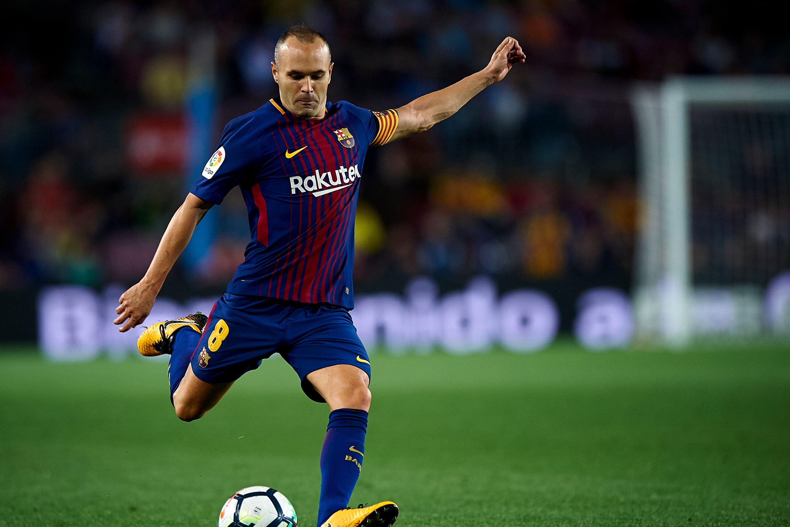BARCELONA, SPAIN - OCTOBER 21:  Andres Iniesta of Barcelona in action during the La Liga match between Barcelona and Malaga at Camp Nou on October 21, 2017 in Barcelona, Spain.  (Photo by fotopress/Getty Images)