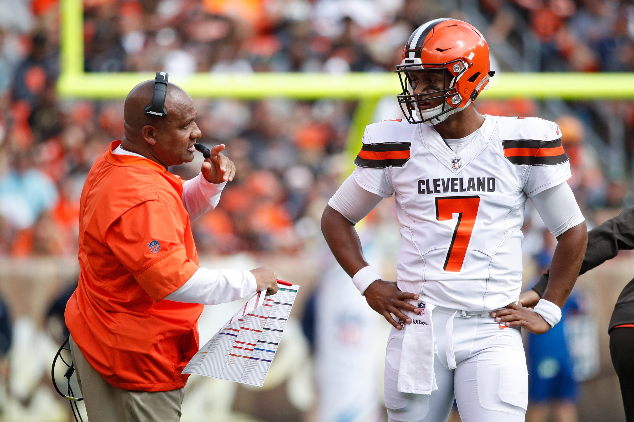 CLEVELAND, OH - OCTOBER 08: Head coach Hue Jackson of the Cleveland Browns talks to quarterback DeShone Kizer #7 during a game against the New York Jets at FirstEnergy Stadium on October 8, 2017 in Cleveland, Ohio. The Jets defeated the Browns 17-14. (Pho