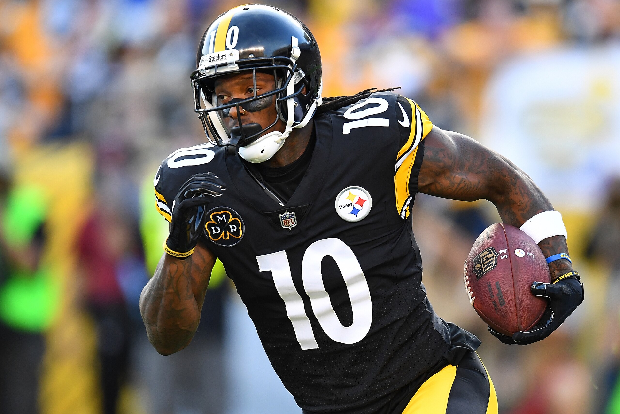 PITTSBURGH, PA - OCTOBER 22:  Martavis Bryant #10 of the Pittsburgh Steelers in action during the game against the Cincinnati Bengals at Heinz Field on October 22, 2017 in Pittsburgh, Pennsylvania. (Photo by Joe Sargent/Getty Images) *** Local Caption ***
