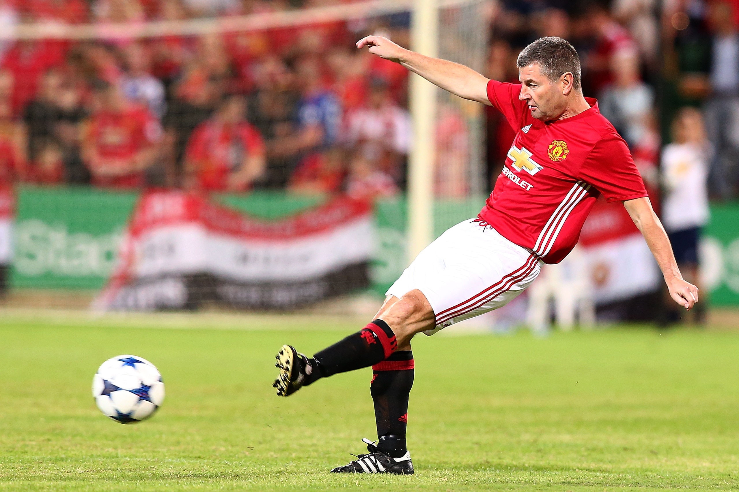 PERTH, AUSTRALIA - MARCH 25: Denis Irwin of the Manchester United Legends passes the ball during the Manchester United Legends and the PFA Aussie Legends match at nib Stadium on March 25, 2017 in Perth, Australia. (Photo by Paul Kane/Getty Images) PERTH, AUSTRALIA - MARCH 25: Denis Irwin of the Manchester United Legends passes the ball during the Manchester United Legends and the PFA Aussie Legends match at nib Stadium on March 25, 2017 in Perth, Australia. (Photo by Paul Kane/Getty Images)