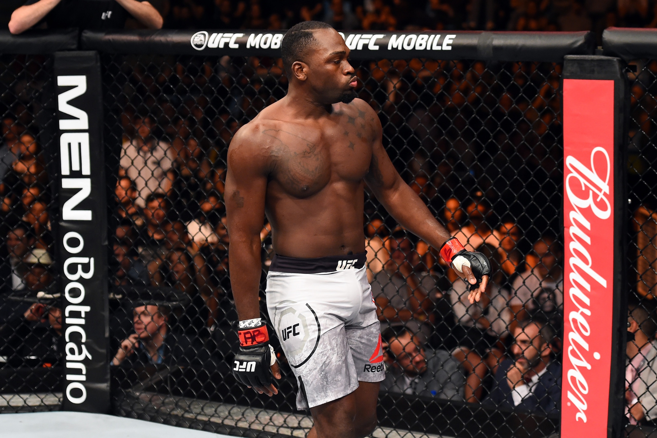 SAO PAULO, BRAZIL - OCTOBER 28:  Derek Brunson reacts after defeating Lyoto Machida of Brazil in their middleweight bout during the UFC Fight Night event inside the Ibirapuera Gymnasium on October 28, 2017 in Sao Paulo, Brazil. (Photo by Josh Hedges/Zuffa