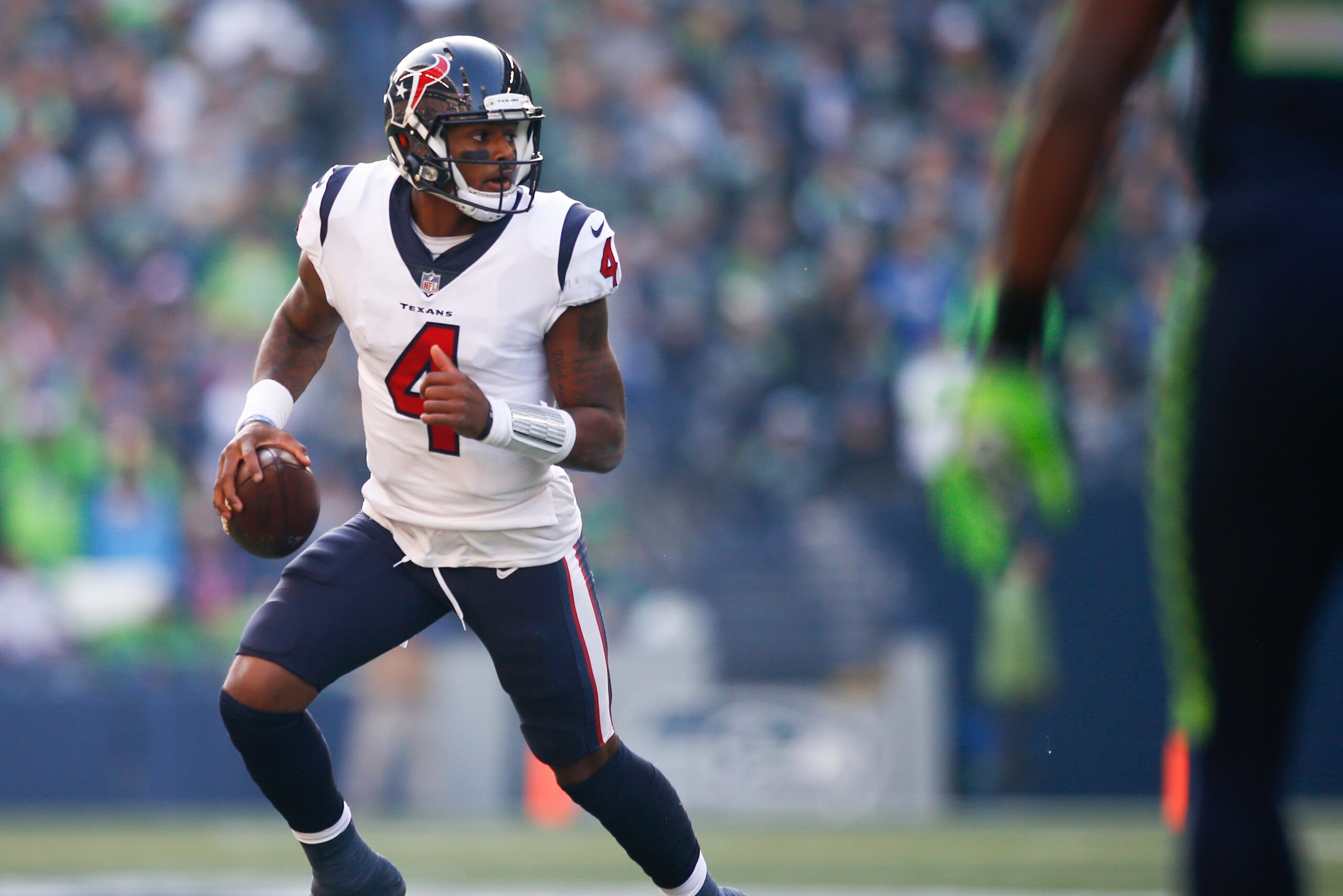 SEATTLE, WA - OCTOBER 29: Quarterback Deshaun Watson #4 of the Houston Texans rushes against the Seattle Seahawks at CenturyLink Field on October 29, 2017 in Seattle, Washington. (Photo by Jonathan Ferrey/Getty Images) SEATTLE, WA - OCTOBER 29: Quarterback Deshaun Watson #4 of the Houston Texans rushes against the Seattle Seahawks at CenturyLink Field on October 29, 2017 in Seattle, Washington. (Photo by Jonathan Ferrey/Getty Images)