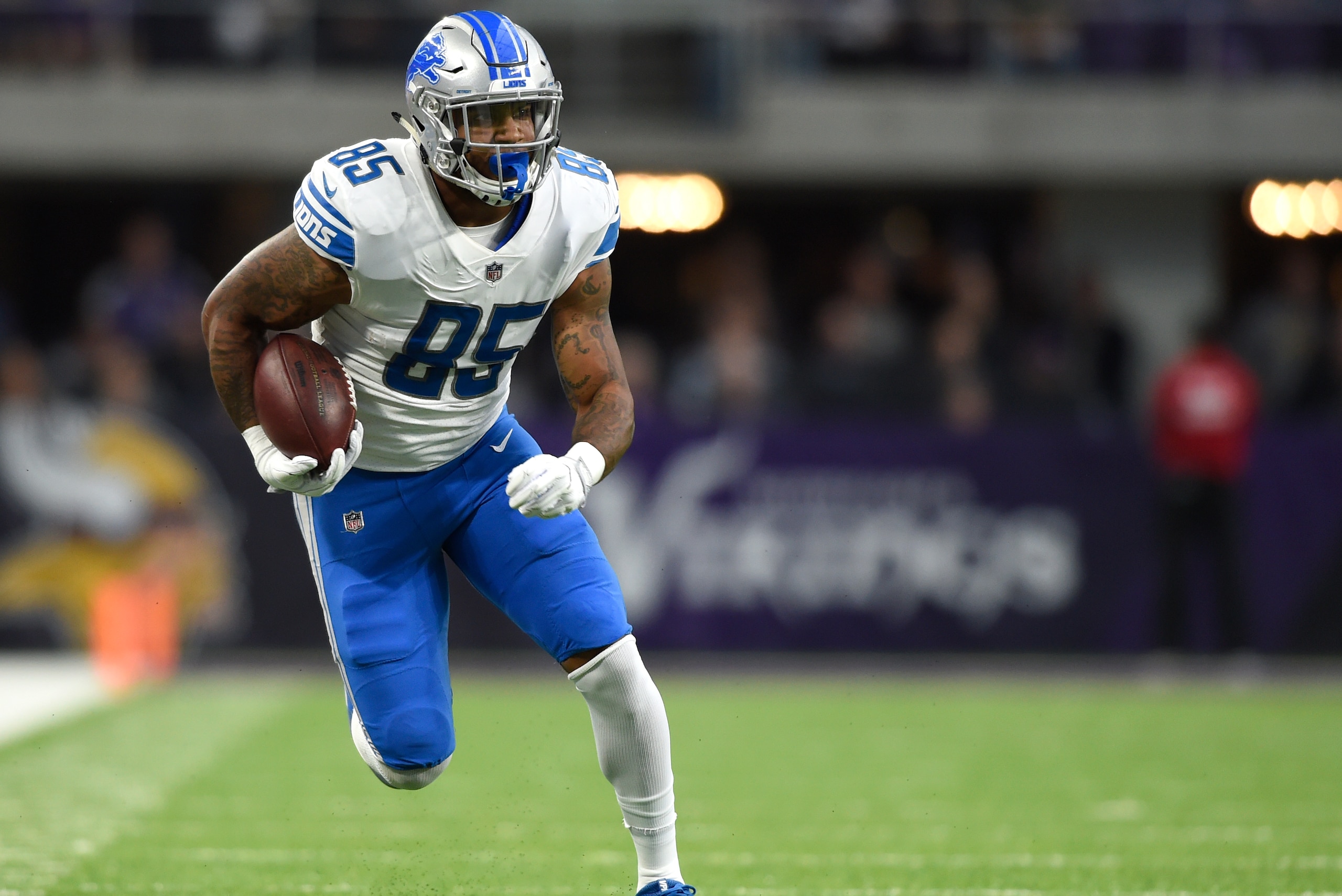 MINNEAPOLIS, MN - OCTOBER 1: Eric Ebron #85 of the Detroit Lions runs with the ball in the first half of the game against the Minnesota Vikings on October 1, 2017 at U.S. Bank Stadium in Minneapolis, Minnesota. (Photo by Hannah Foslien/Getty Images)
