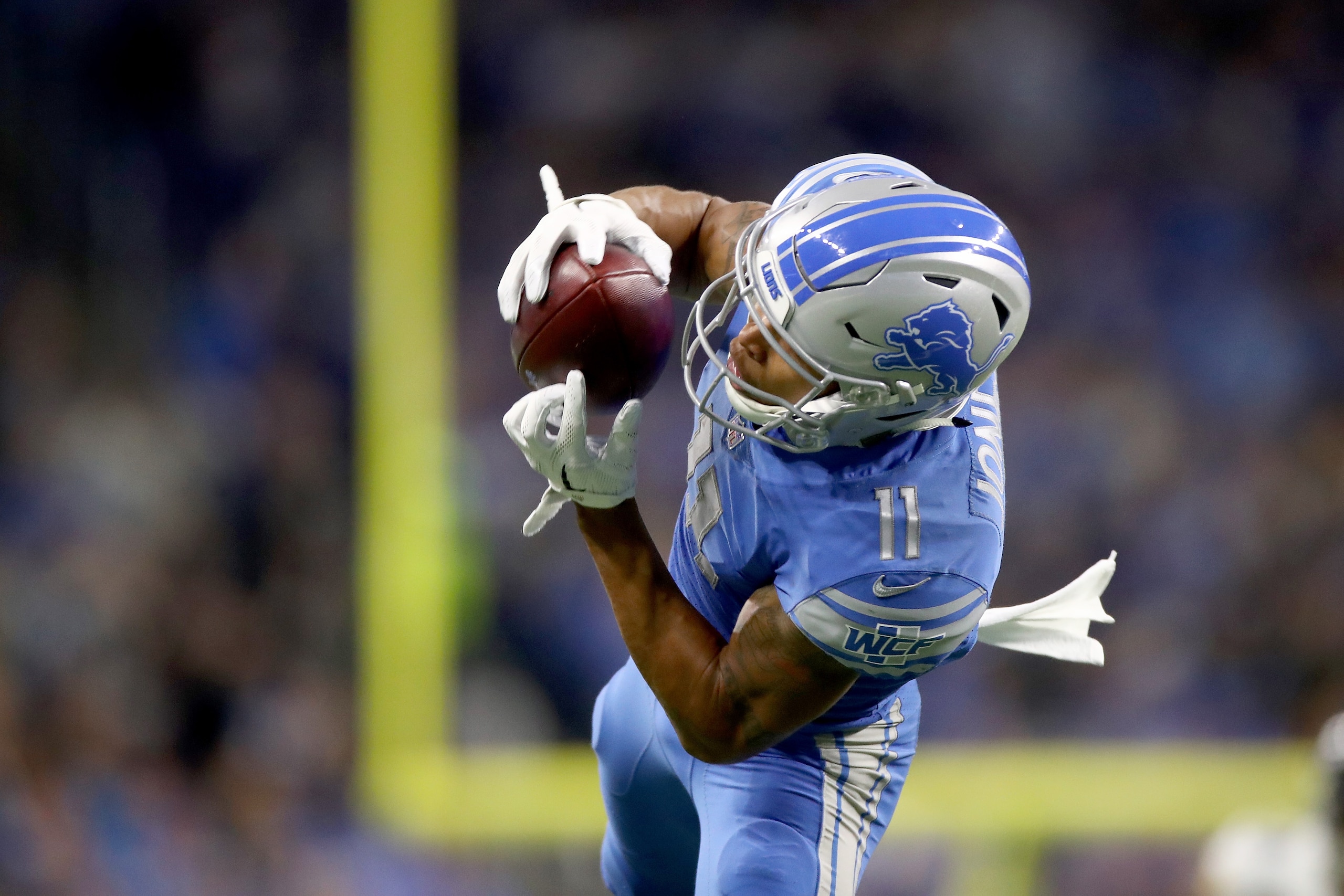DETROIT, MI - OCTOBER 29: Wide receiver Marvin Jones #11 of the Detroit Lions makes a catch against the Pittsburgh Steelers during the first half at Ford Field on October 29, 2017 in Detroit, Michigan. (Photo by Gregory Shamus/Getty Images)