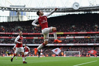 LONDON, ENGLAND - OCTOBER 28:  Aaron Ramsey of Arsenal celebrates scoring his sides second goal during the Premier League match between Arsenal and Swansea City at Emirates Stadium on October 28, 2017 in London, England.  (Photo by Dan Mullan/Getty Images
