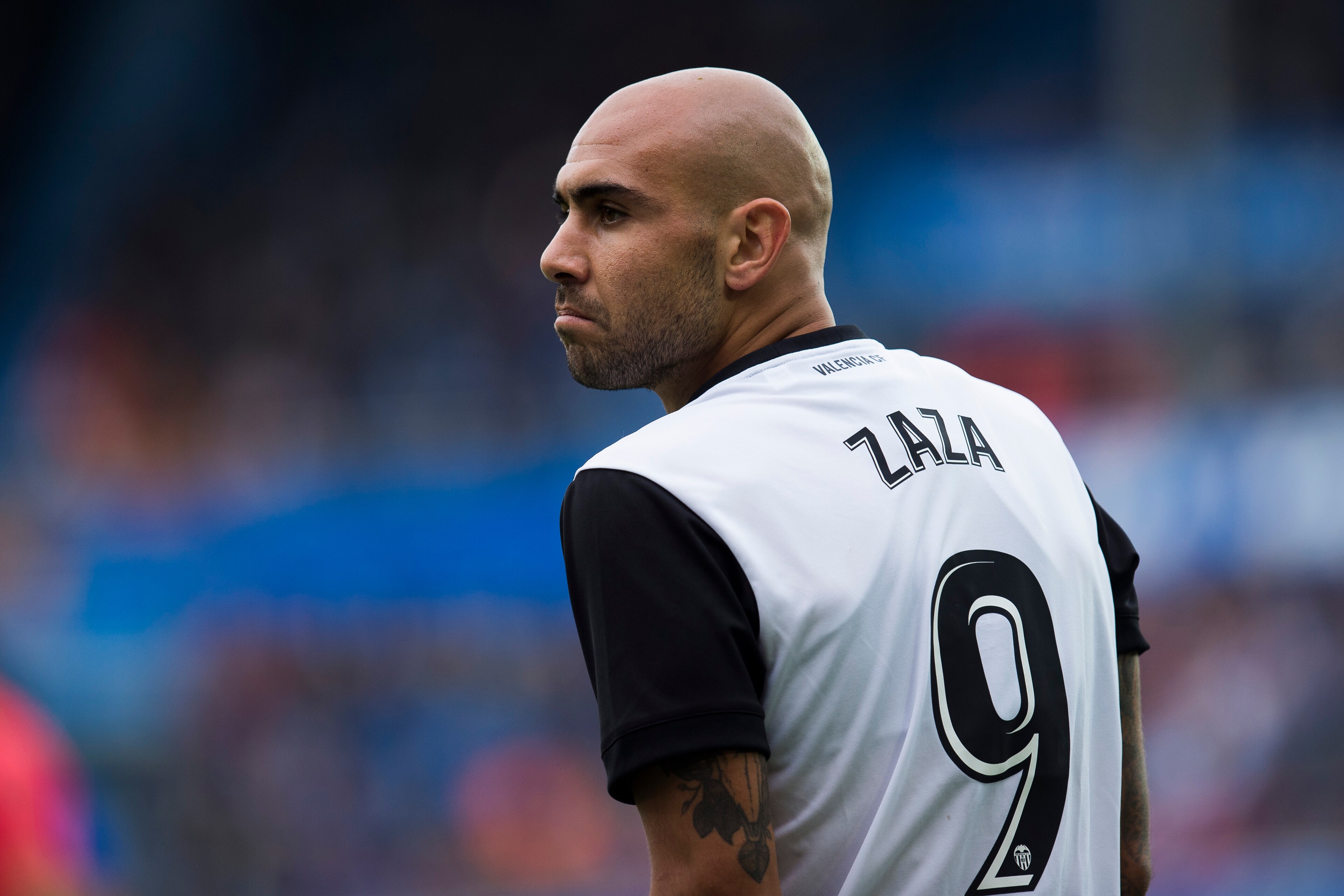 VITORIA-GASTEIZ, SPAIN - OCTOBER 28:  Simone Zaza of Valencia CF reacts during the La Liga match between Deportivo Alaves and Valencia CF at Estadio de Mendizorroza on October 28, 2017 in Vitoria-Gasteiz, Spain.  (Photo by Juan Manuel Serrano Arce/Getty I