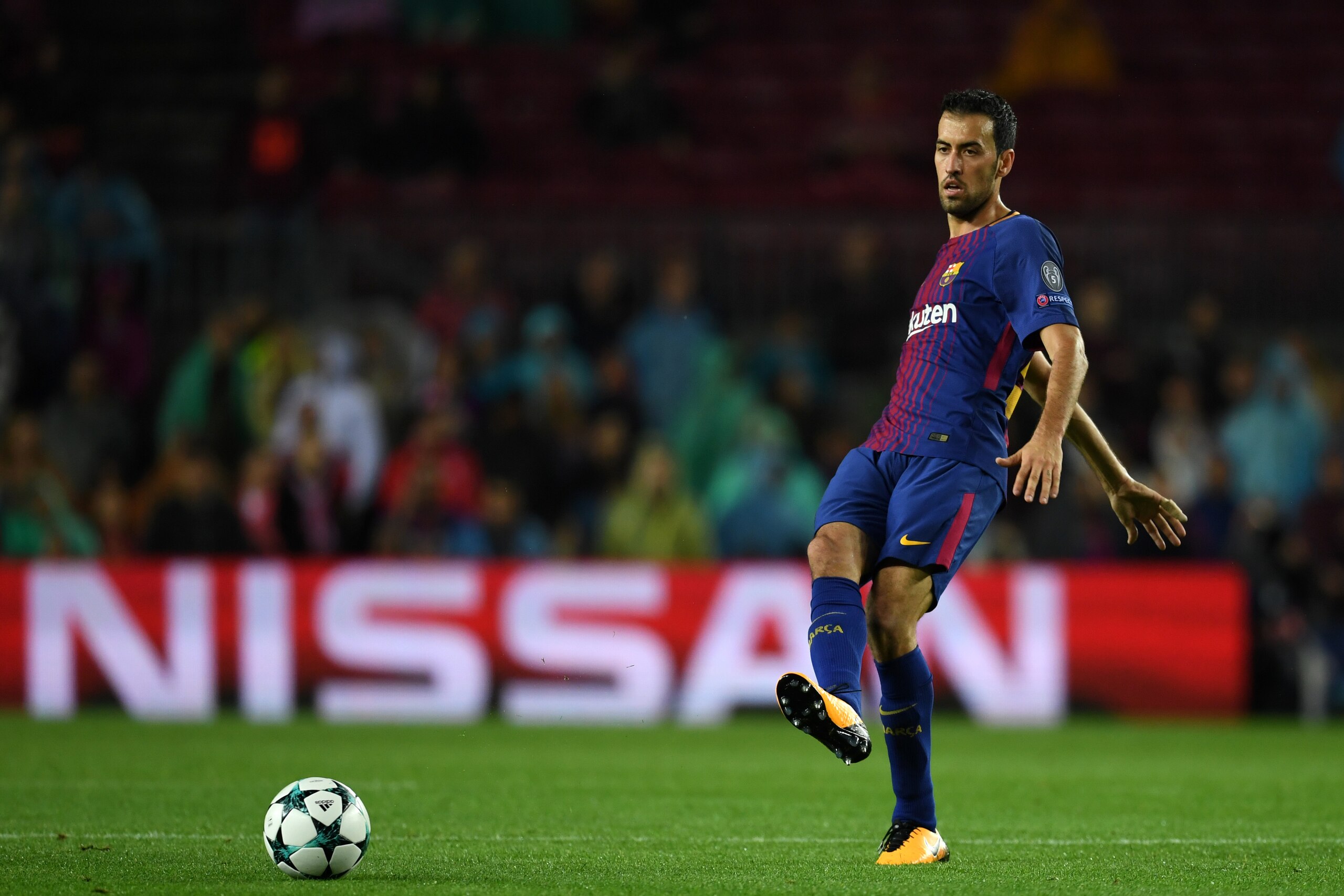 BARCELONA, SPAIN - OCTOBER 18: Sergio Busquets of Barcelona in action during the UEFA Champions League group D match between FC Barcelona and Olympiakos Piraeus at Camp Nou on October 18, 2017 in Barcelona, Spain. (Photo by Etsuo Hara/Getty Images)