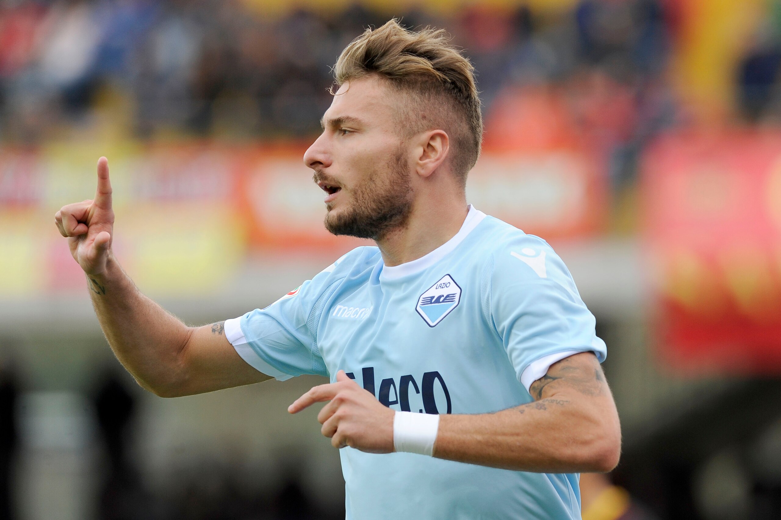 BENEVENTO, BENEWENTO - OCTOBER 29: Ciro Immobile of SS Lazio celebrates their second goal during the Serie A match between Benevento Calcio and SS Lazio at Stadio Ciro Vigorito on October 29, 2017 in Benevento, Italy. (Photo by Marco Rosi/Getty Images) BENEVENTO, BENEWENTO - OCTOBER 29: Ciro Immobile of SS Lazio celebrates their second goal during the Serie A match between Benevento Calcio and SS Lazio at Stadio Ciro Vigorito on October 29, 2017 in Benevento, Italy. (Photo by Marco Rosi/Getty Images)