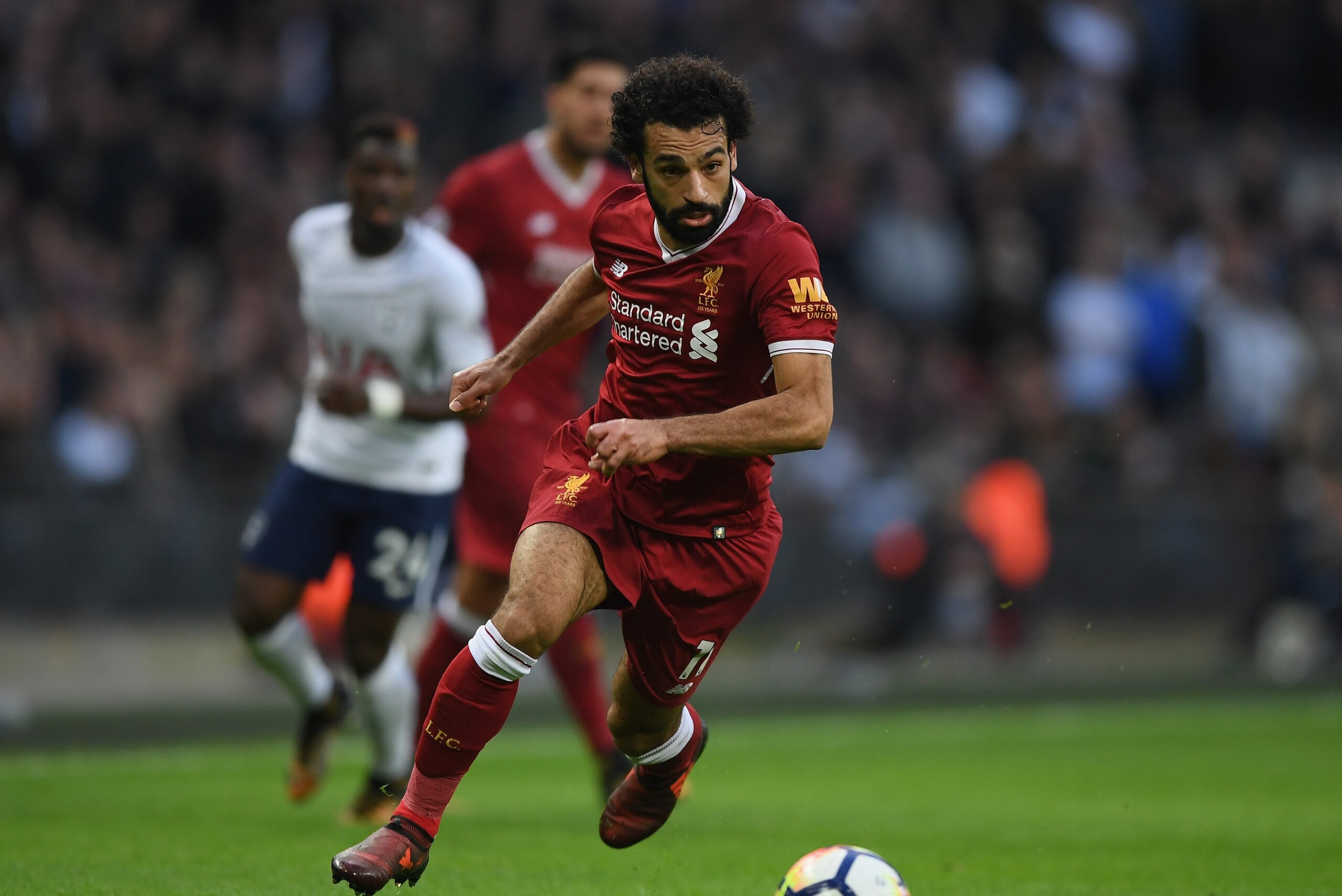 LONDON, ENGLAND - OCTOBER 22:  Mohamed Salah of Liverpool runs with the ball during the Premier League match between Tottenham Hotspur and Liverpool at Wembley Stadium on October 21, 2017 in London, England.  (Photo by Shaun Botterill/Getty Images)