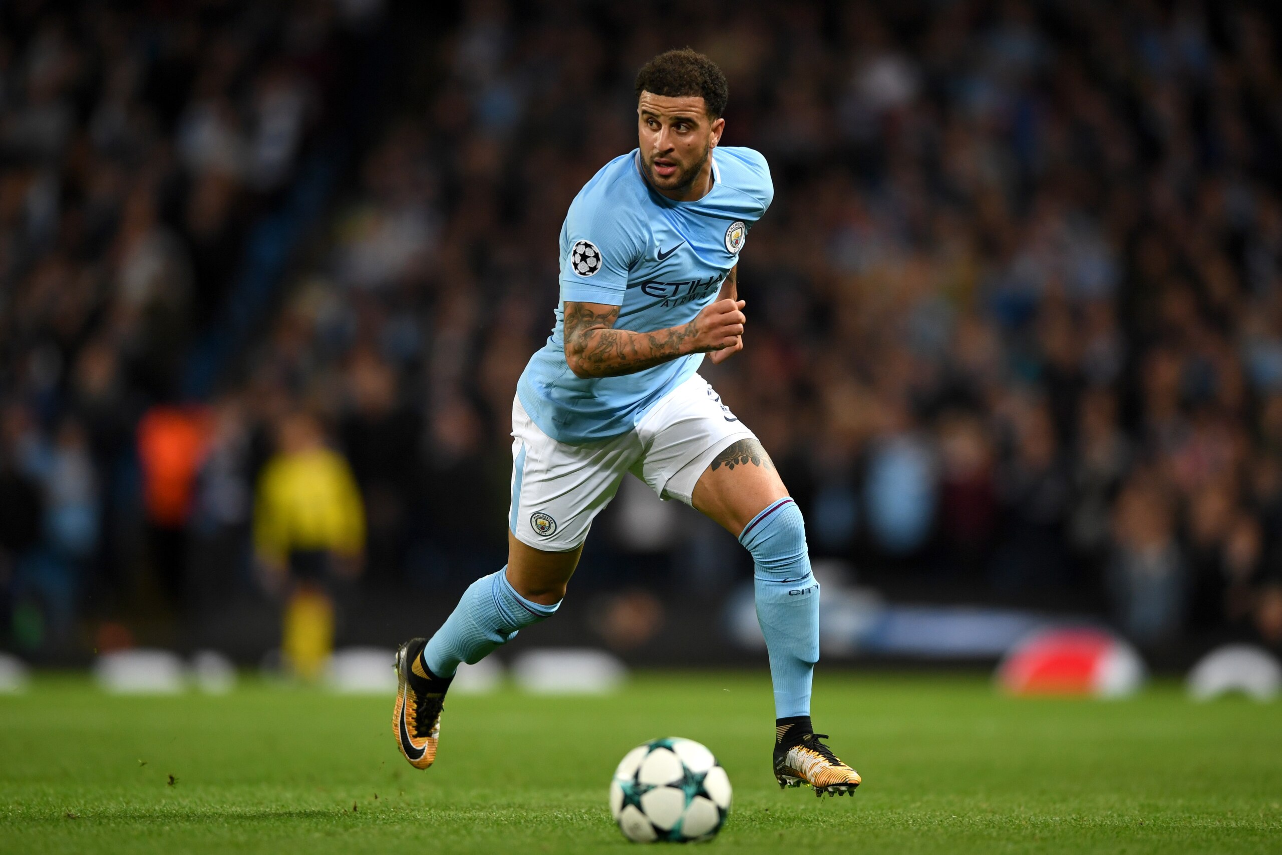 MANCHESTER, ENGLAND - OCTOBER 17:  Kyle Walker of Manchester City during the UEFA Champions League group F match between Manchester City and SSC Napoli at Etihad Stadium on October 17, 2017 in Manchester, United Kingdom.  (Photo by Gareth Copley/Getty Ima