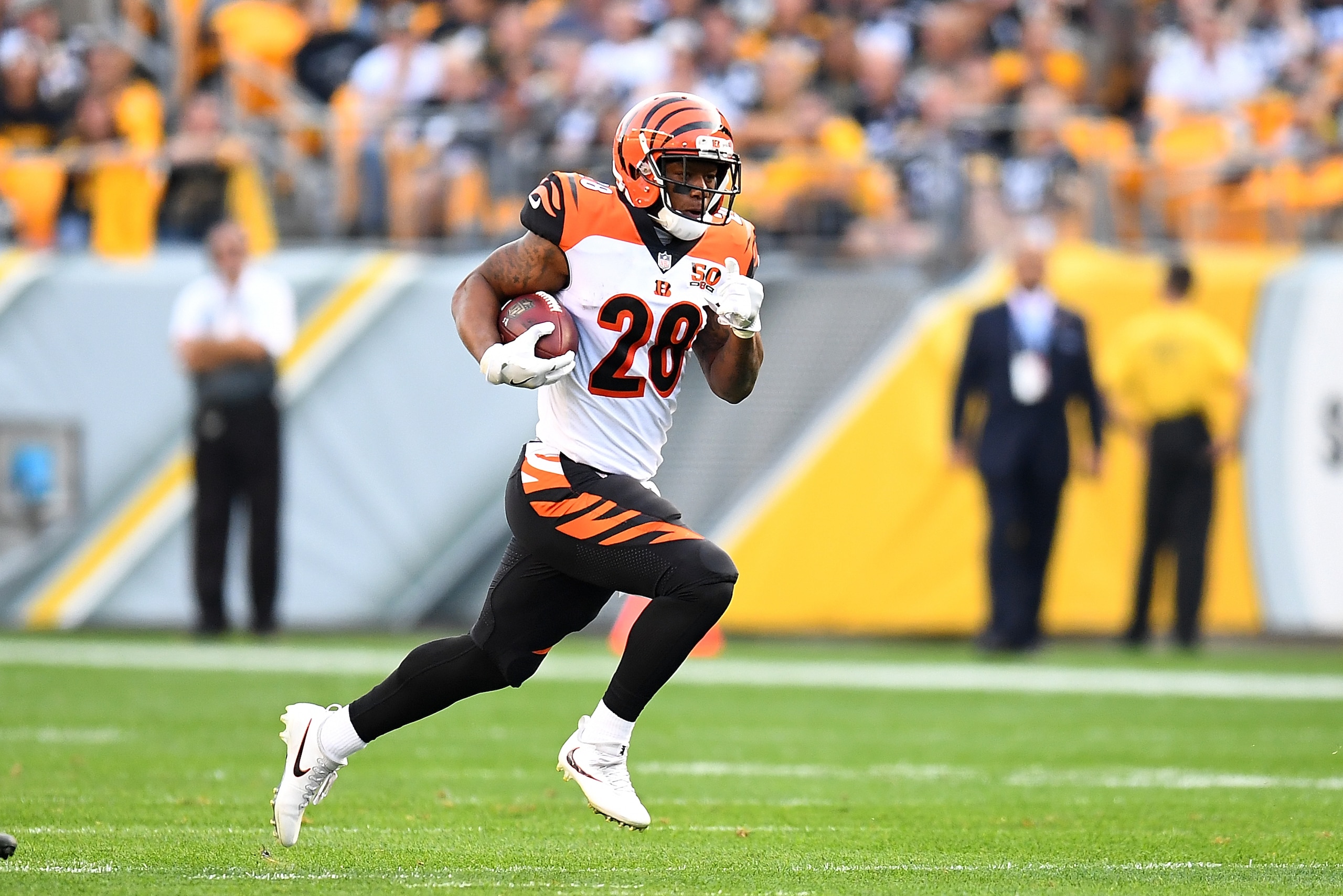 PITTSBURGH, PA - OCTOBER 22:  Joe Mixon #28 of the Cincinnati Bengals in action during the game against the Pittsburgh Steelers at Heinz Field on October 22, 2017 in Pittsburgh, Pennsylvania. (Photo by Joe Sargent/Getty Images) *** Local Caption ***