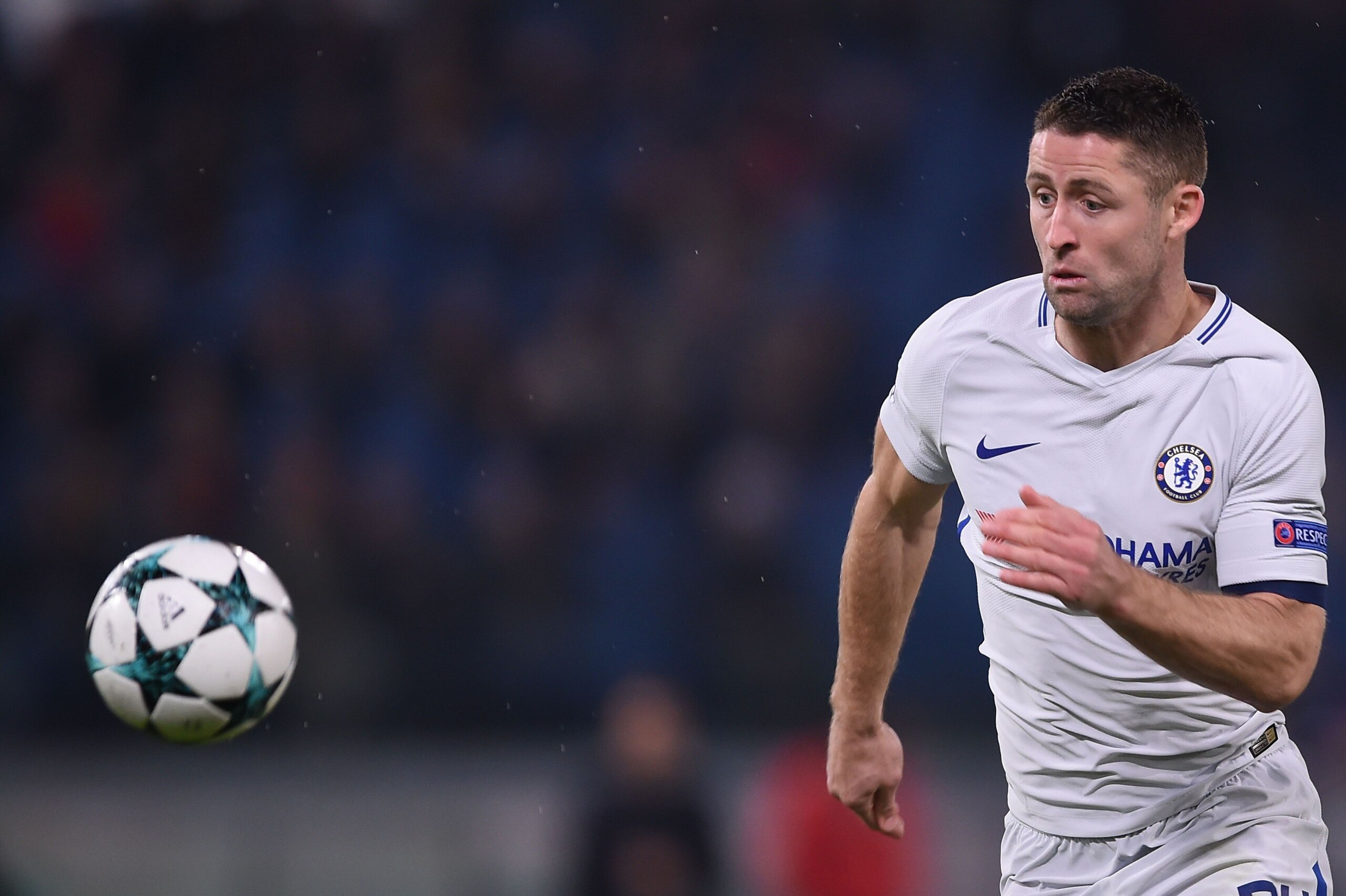 Chelsea's English defender Gary Cahill runs for the ball during the UEFA Champions League football match AS Roma vs Chelsea on October 31, 2017 at the Olympic Stadium in Rome.  / AFP PHOTO / Filippo MONTEFORTE        (Photo credit should read FILIPPO MONT