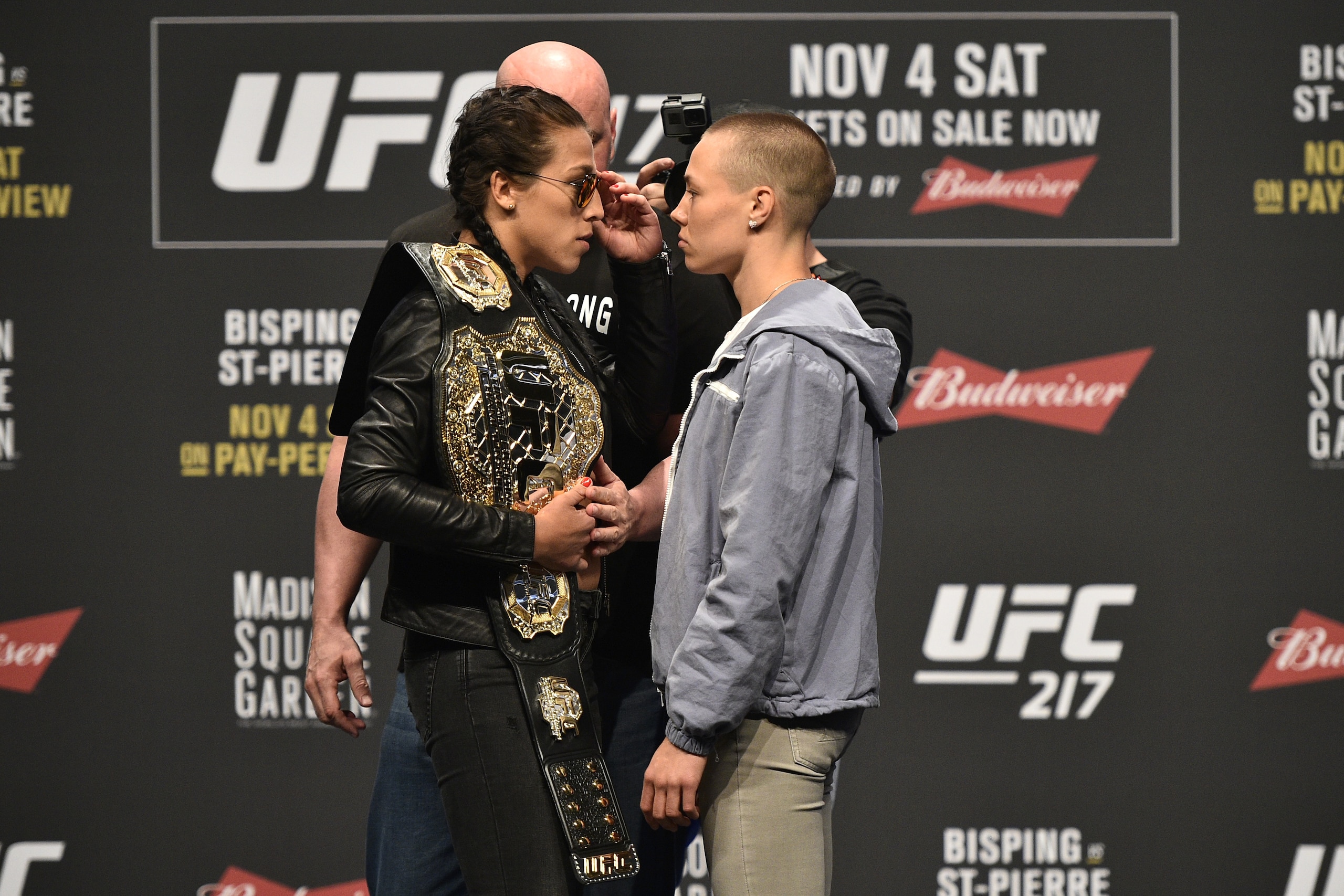 LAS VEGAS, NV - OCTOBER 06:  (L-R) Opponents Joanna Jedrzejczyk and Rose Namajunas face off during the UFC 217 news conference inside T-Mobile Arena on October 6, 2017 in Las Vegas, Nevada. (Photo by Jeff Bottari/Zuffa LLC/Zuffa LLC via Getty Images)