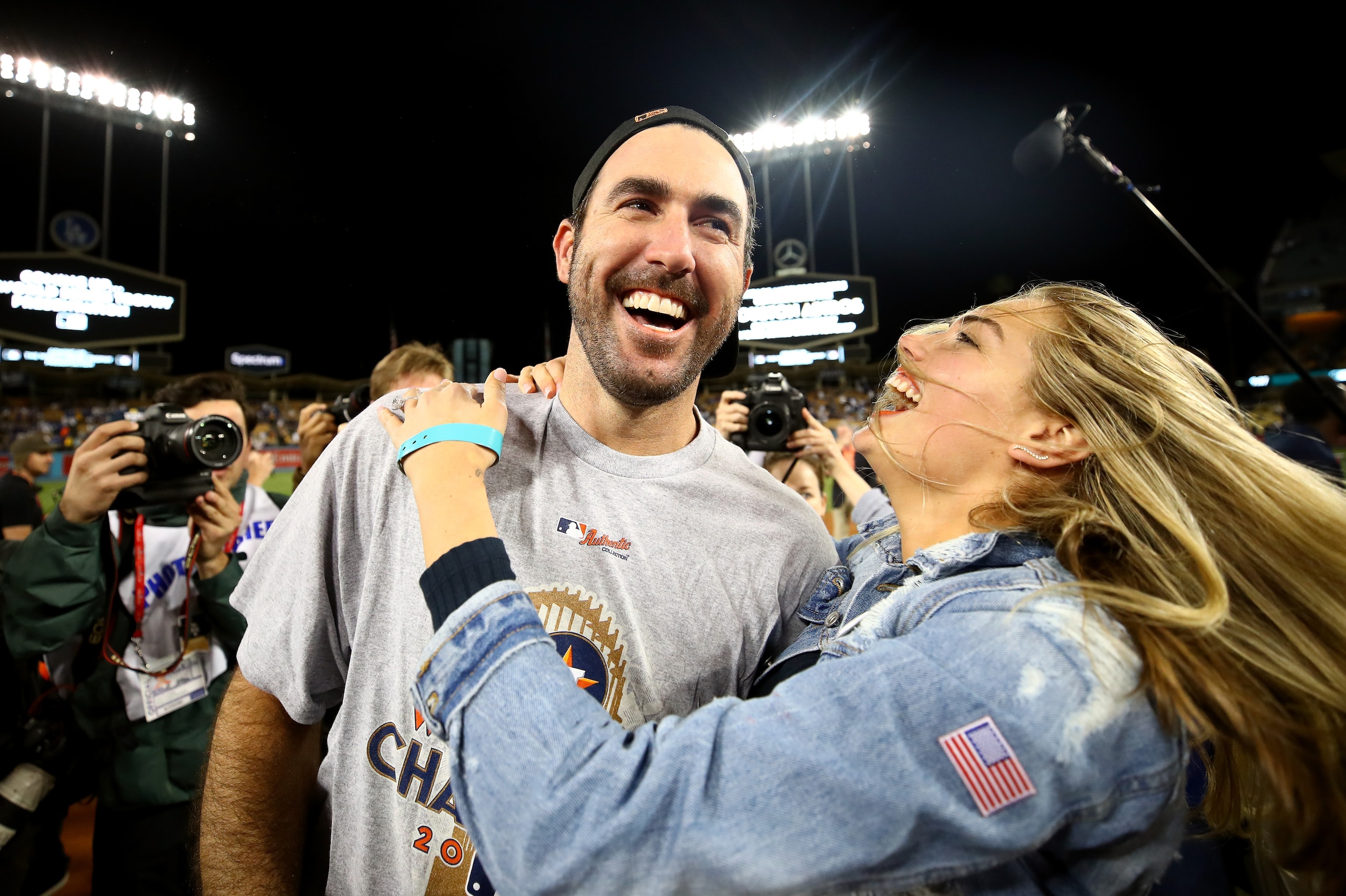 LOS ANGELES, CA - NOVEMBER 01:  Justin Verlander #35 of the Houston Astros celebrates with fiancee Kate Upton after the Astros defeated the Los Angeles Dodgers 5-1 in game seven to win the 2017 World Series at Dodger Stadium on November 1, 2017 in Los Ang
