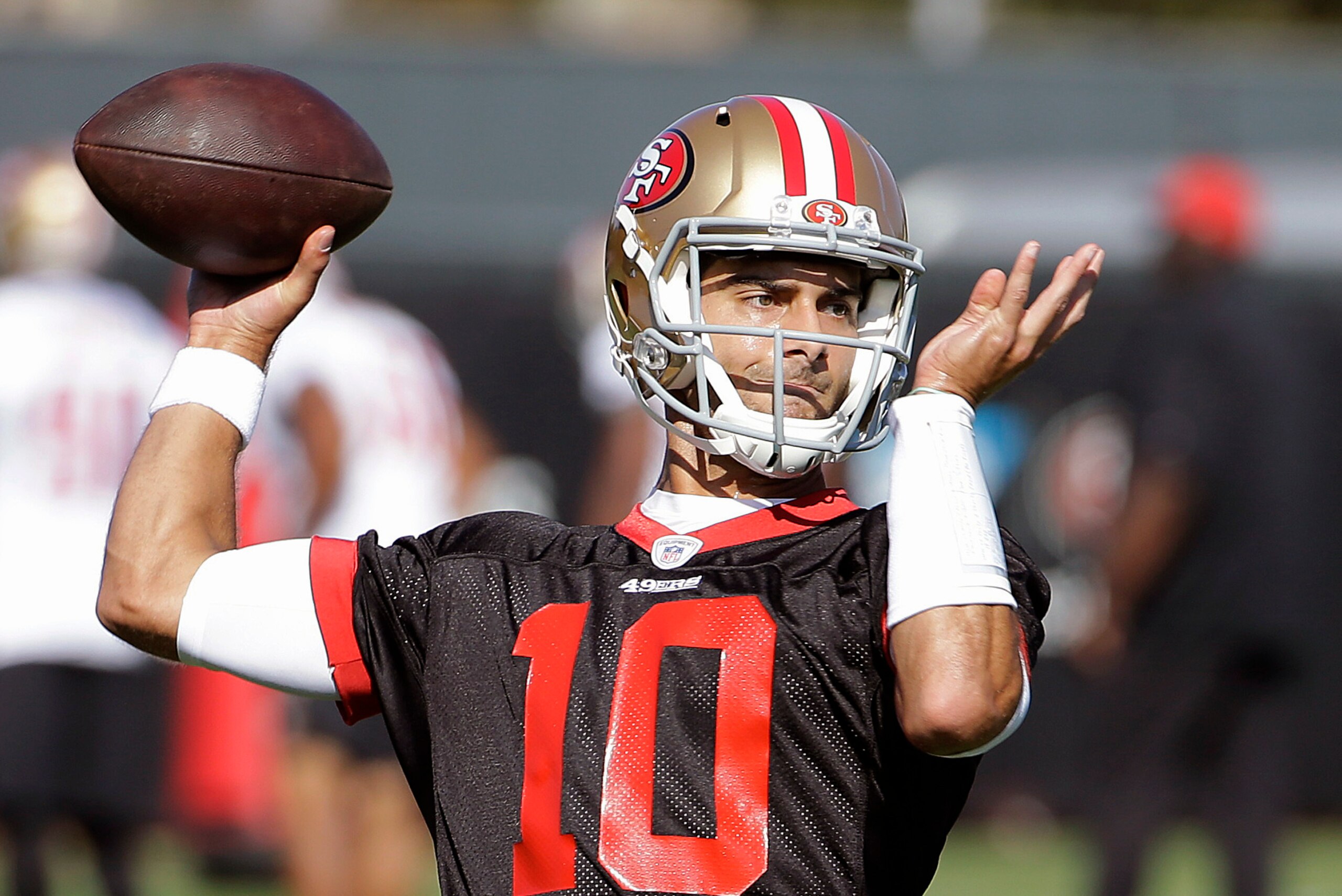 San Francisco traded a 2018 second-round draft pick to the Patriots for quarterback Jimmy Garoppolo.