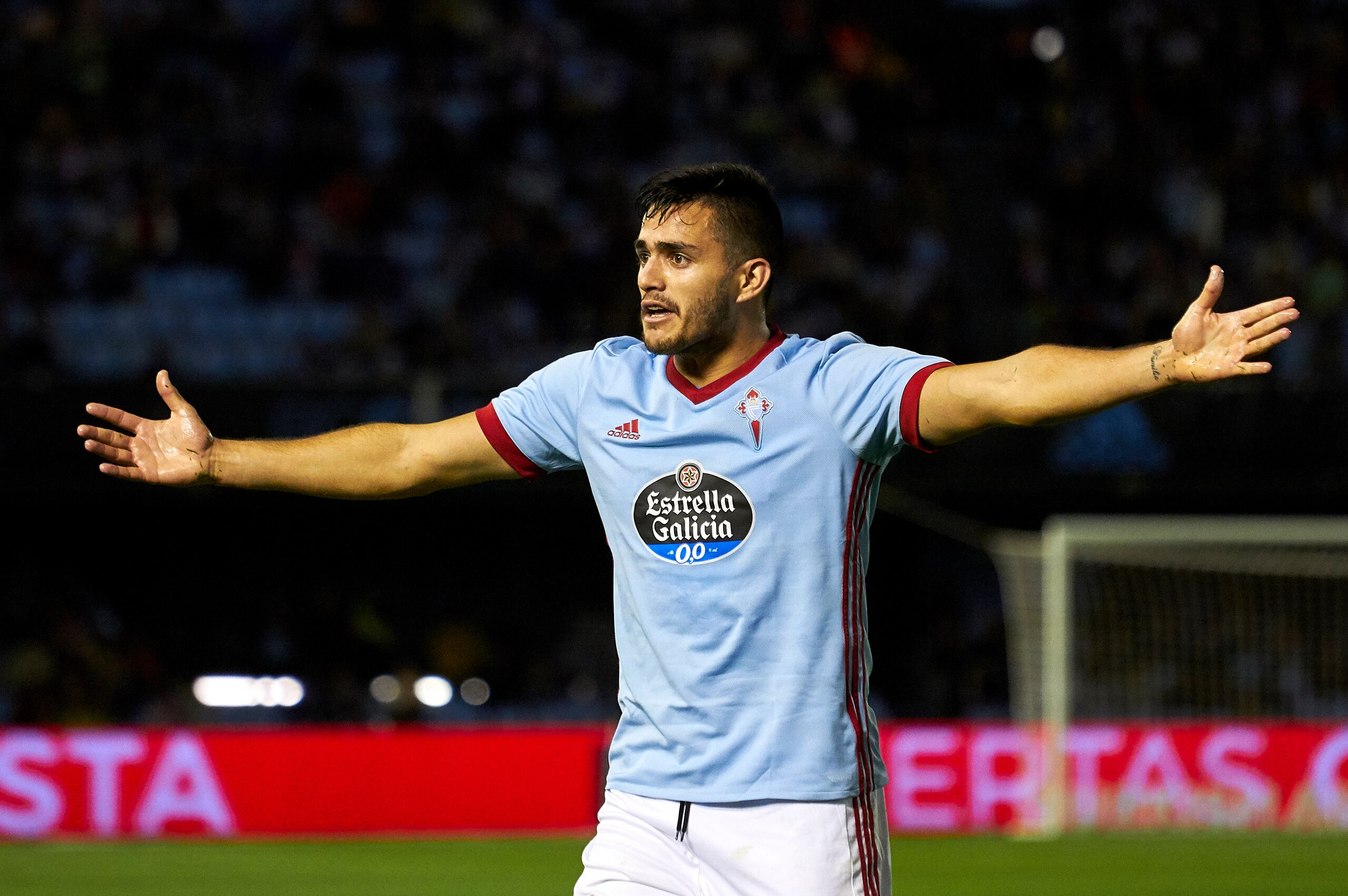VIGO, SPAIN - SEPTEMBER 21: Maximiliano Gomez of Celta de Vigo reacts during the La Liga match between Celta de Vigo and Getafe CF at Balaidos Stadium on September 21, 2017 in Vigo, Spain. (Photo by fotopress/Getty Images) VIGO, SPAIN - SEPTEMBER 21: Maximiliano Gomez of Celta de Vigo reacts during the La Liga match between Celta de Vigo and Getafe CF at Balaidos Stadium on September 21, 2017 in Vigo, Spain. (Photo by fotopress/Getty Images)