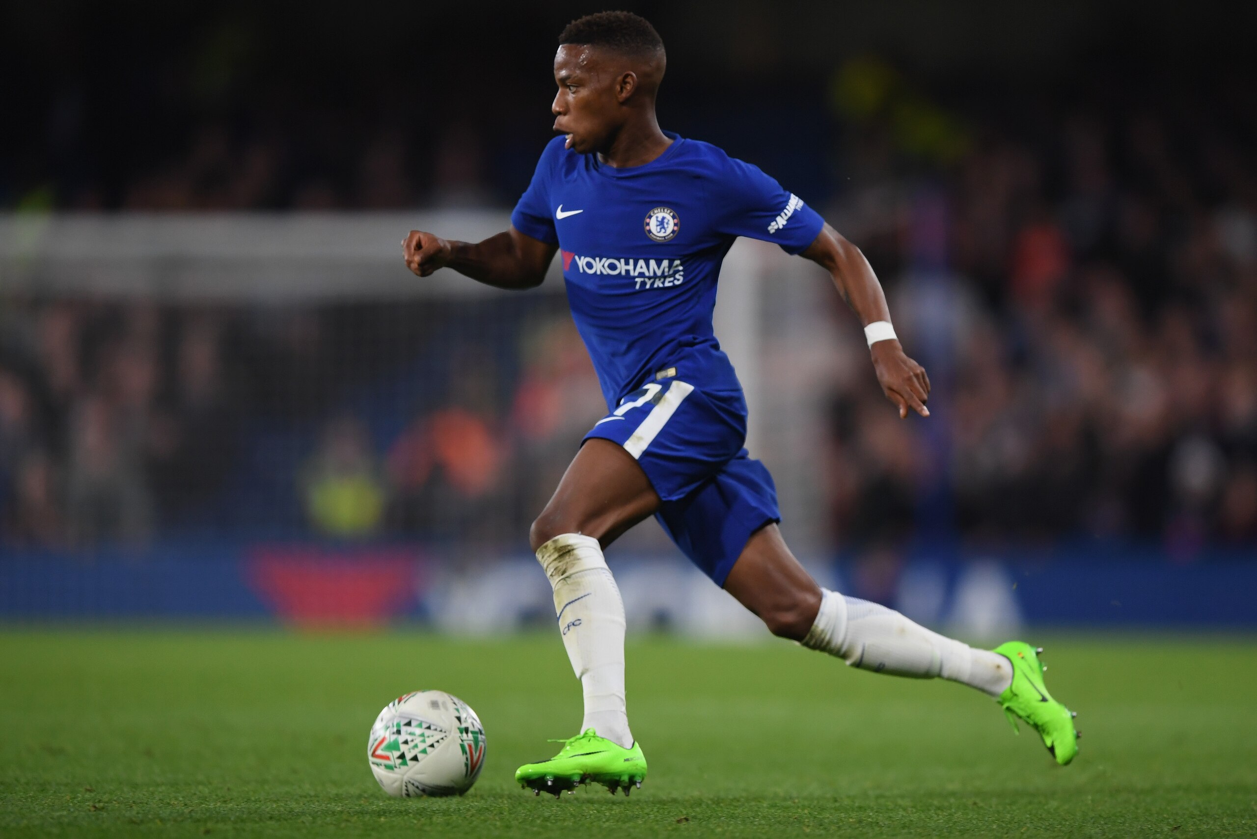 LONDON, ENGLAND - OCTOBER 25:  Charly Musonda Jr of Chelsea runs with the ball during the Carabao Cup Fourth Round match between Chelsea and Everton at Stamford Bridge on October 25, 2017 in London, England.  (Photo by Shaun Botterill/Getty Images)