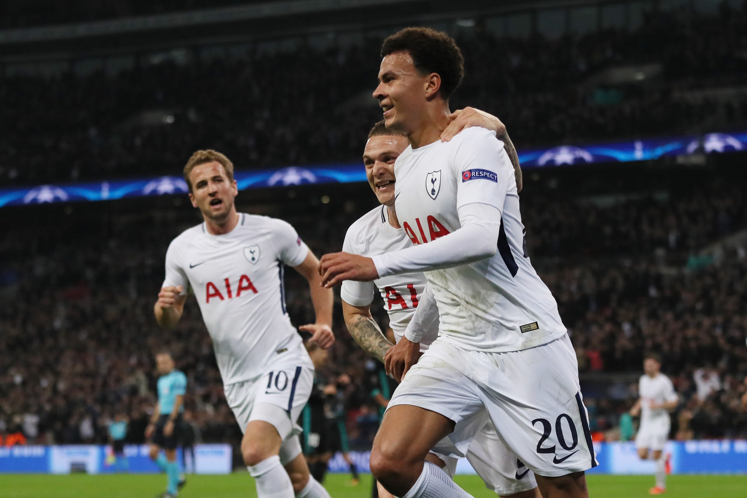 LONDON, ENGLAND - NOVEMBER 01: Dele Alli of Tottenham Hotspur celebrates after scoring a goal to make it 1-0 during the UEFA Champions League group H match between Tottenham Hotspur and Real Madrid at Wembley Stadium on November 1, 2017 in London, United 